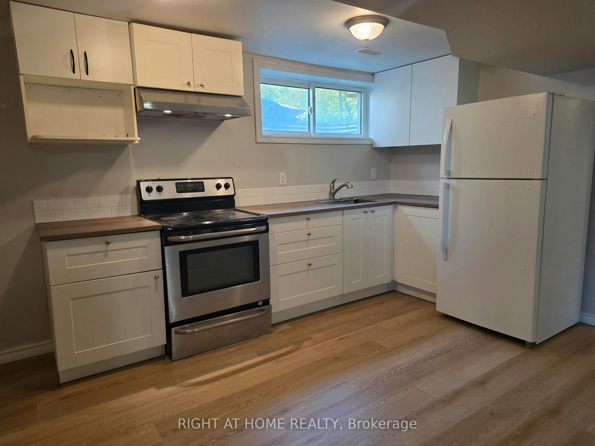 Lower-35 Oak Street, Barrie, ON, L4M 3V3 - 7