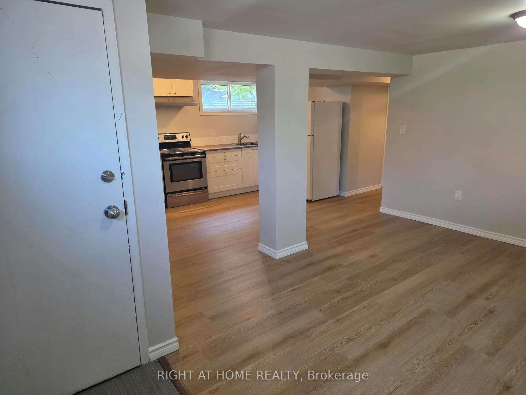 Lower-35 Oak Street, Barrie, ON, L4M 3V3 - 5