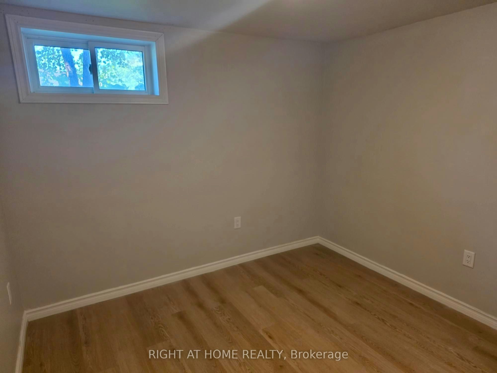 Lower-35 Oak Street, Barrie, ON, L4M 3V3 - 10