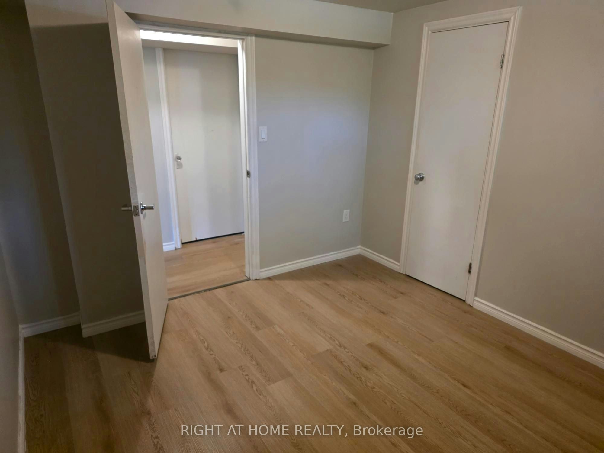 Lower-35 Oak Street, Barrie, ON, L4M 3V3 - 11