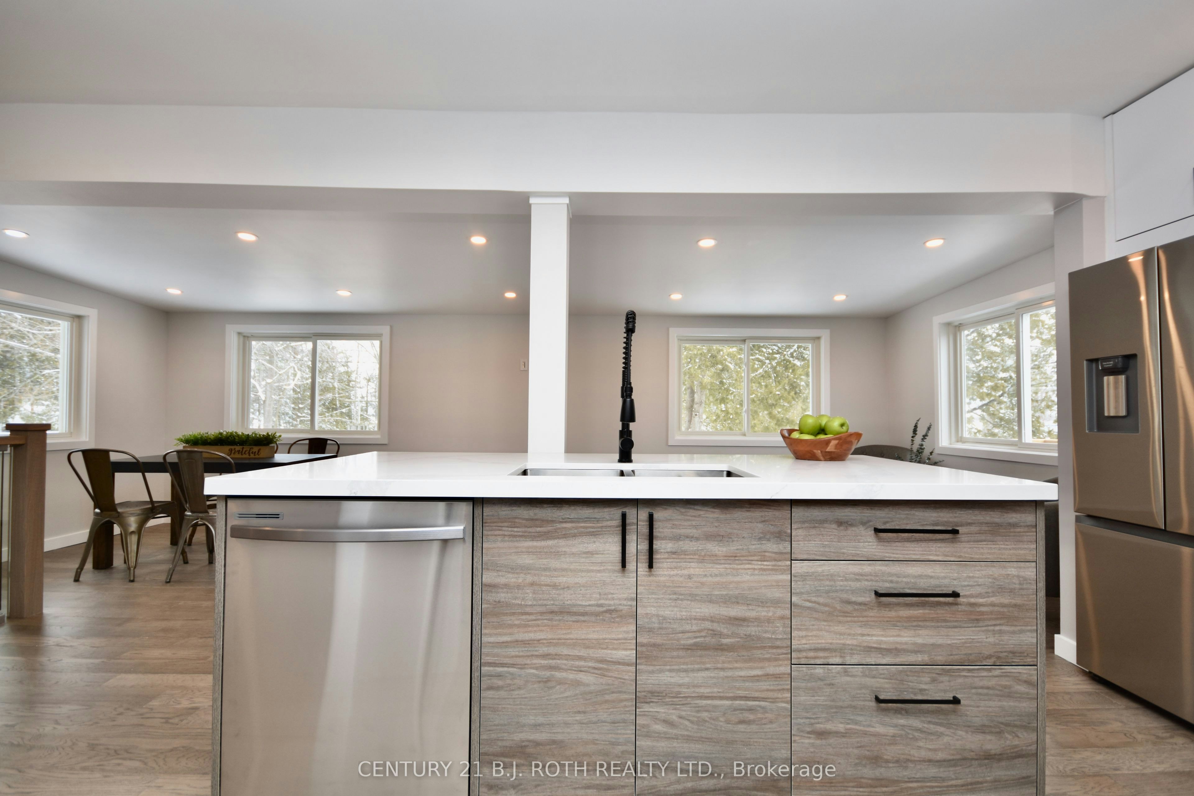 263 Robin's Point Road, Tay, ON, L0K 2A0 - 9