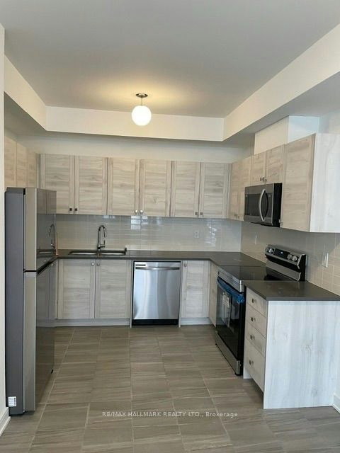 48 Spry Lane, Barrie, ON, L9J 0N6 5