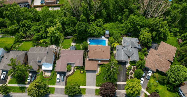 18 Debra Crescent, Barrie, ON, L4N 3T1