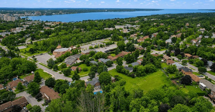 18 Debra Crescent, Barrie, ON, L4N 3T1 - 5