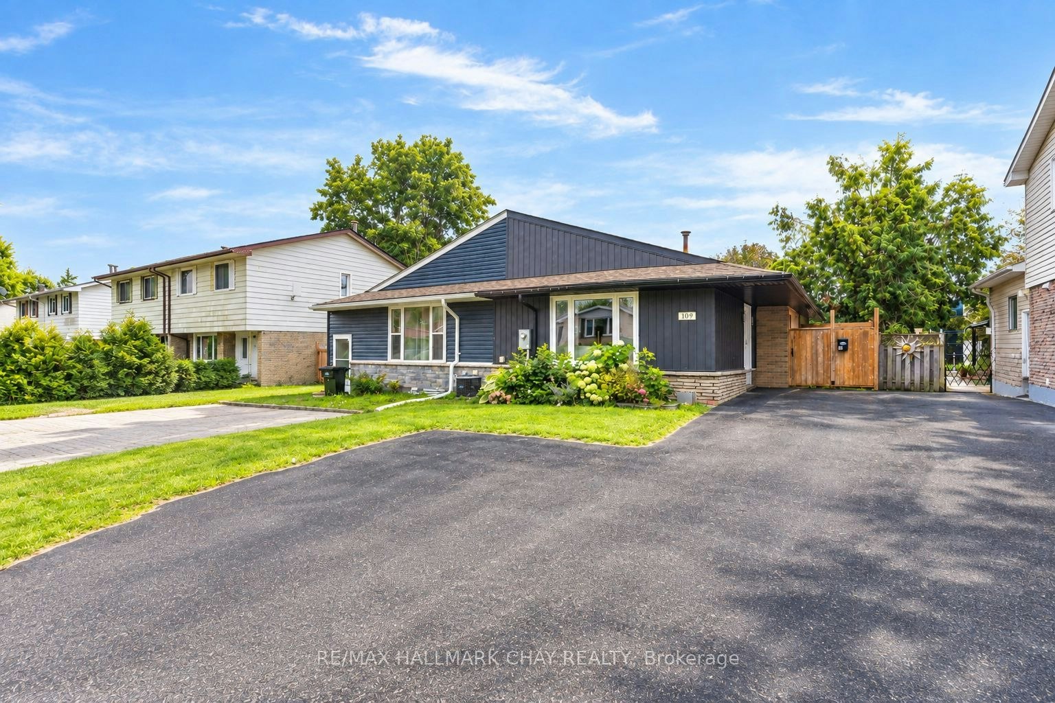 109 Daphne Crescent, Barrie, ON, L4M 2Y7