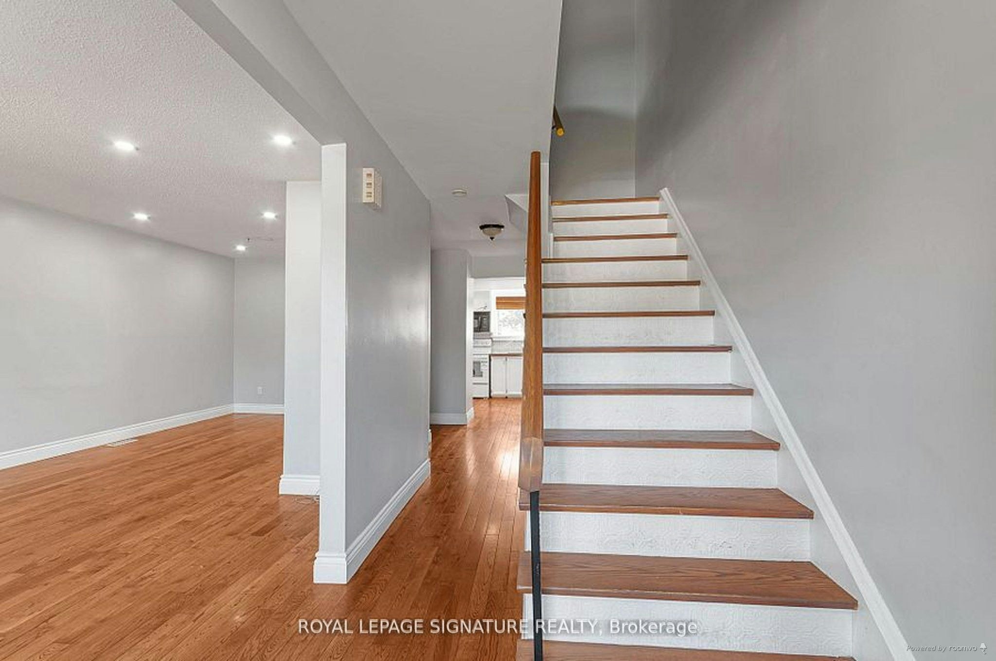 27 Daphne Crescent, Barrie, ON, L4M 2Y7 - 2