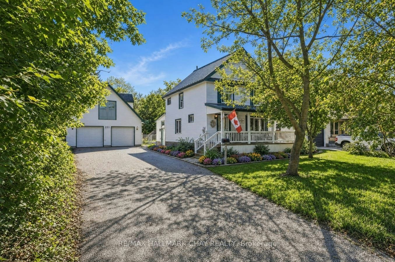 251 Duckworth Street, Barrie, ON, L4M 3X1