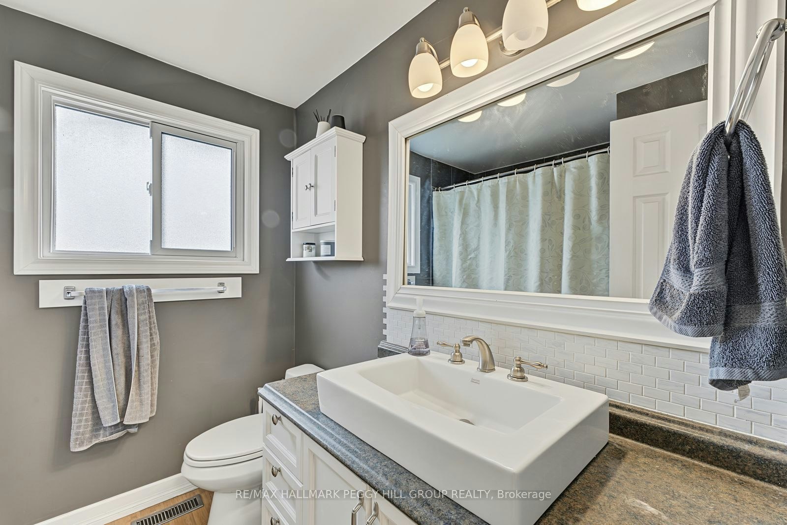 Upper-9 Baker Crescent, Barrie, ON, L4M 3J4 - 14