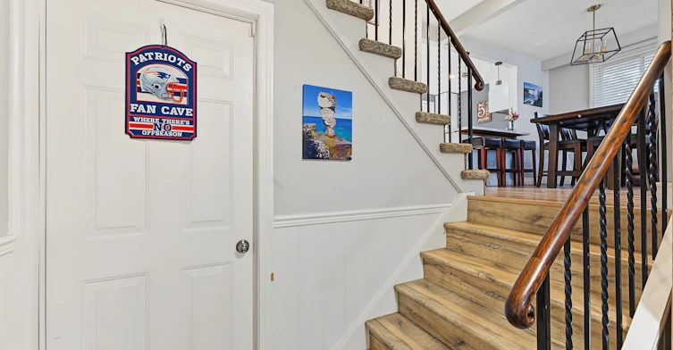 Upper-9 Baker Crescent, Barrie, ON, L4M 3J4 - 2