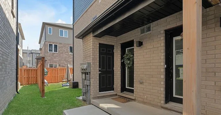 1-14 Pumpkin Corner Crescent, Barrie, ON, L9J 0T6 - 3