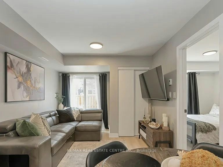 1-14 Pumpkin Corner Crescent, Barrie, ON, L9J 0T6 - 8