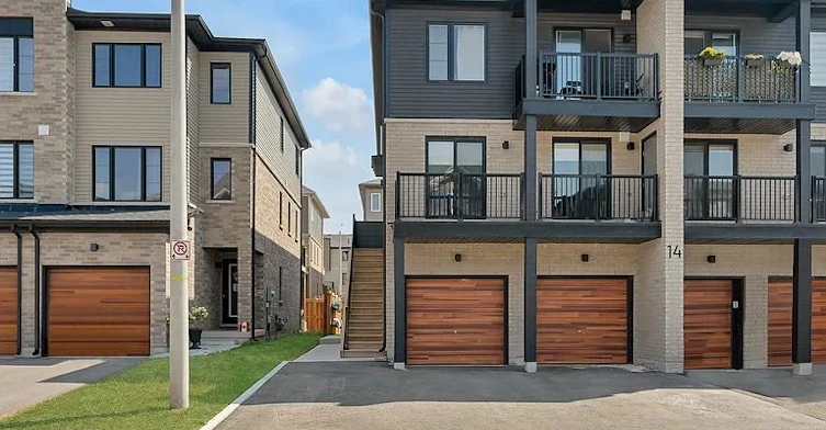 1-14 Pumpkin Corner Crescent, Barrie, ON, L9J 0T6