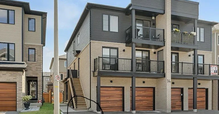 1-14 Pumpkin Corner Crescent, Barrie, ON, L9J 0T6 - 2