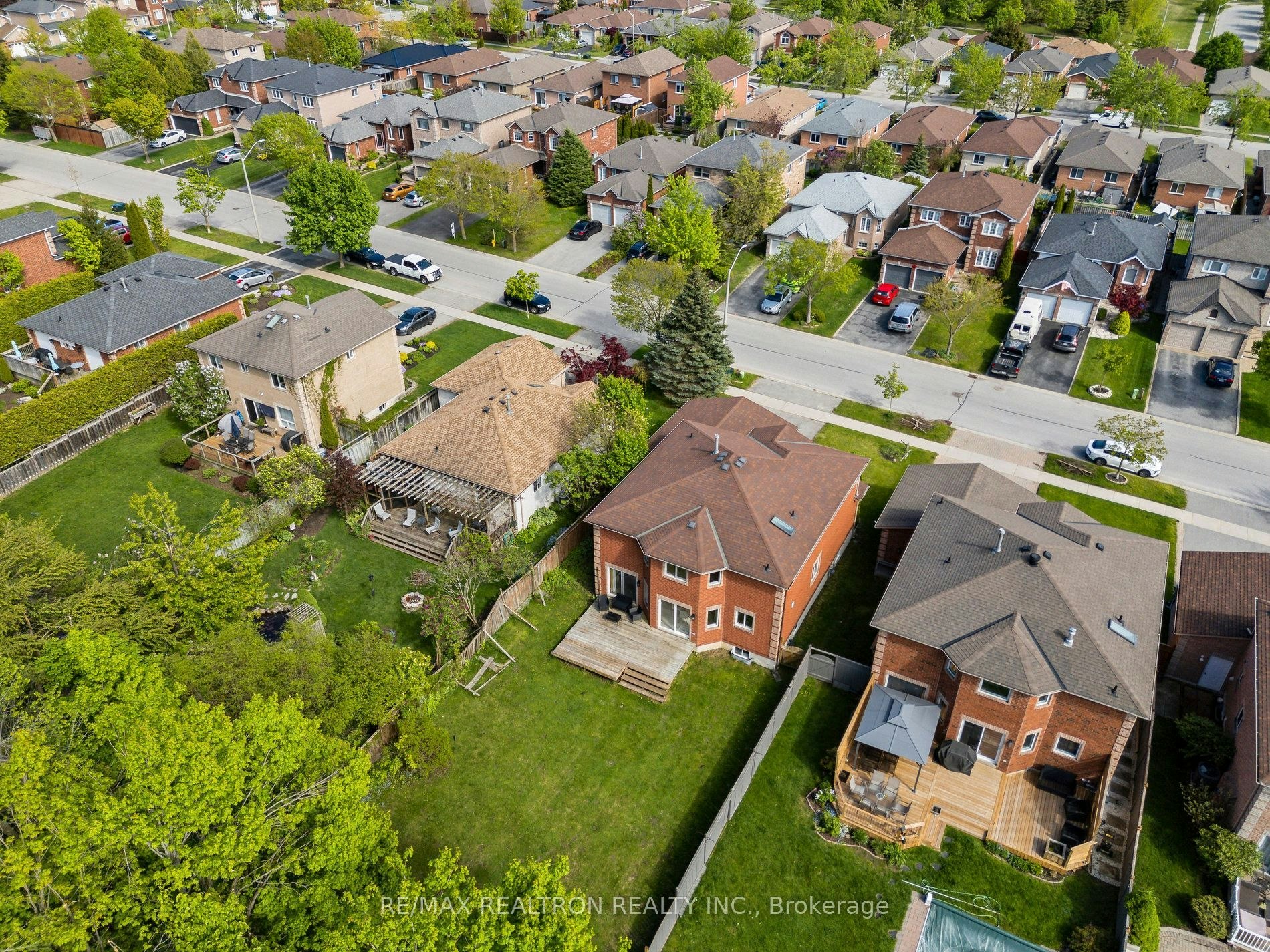 50 Holly Meadow Road, Barrie, ON, L4N 0E3 - 4