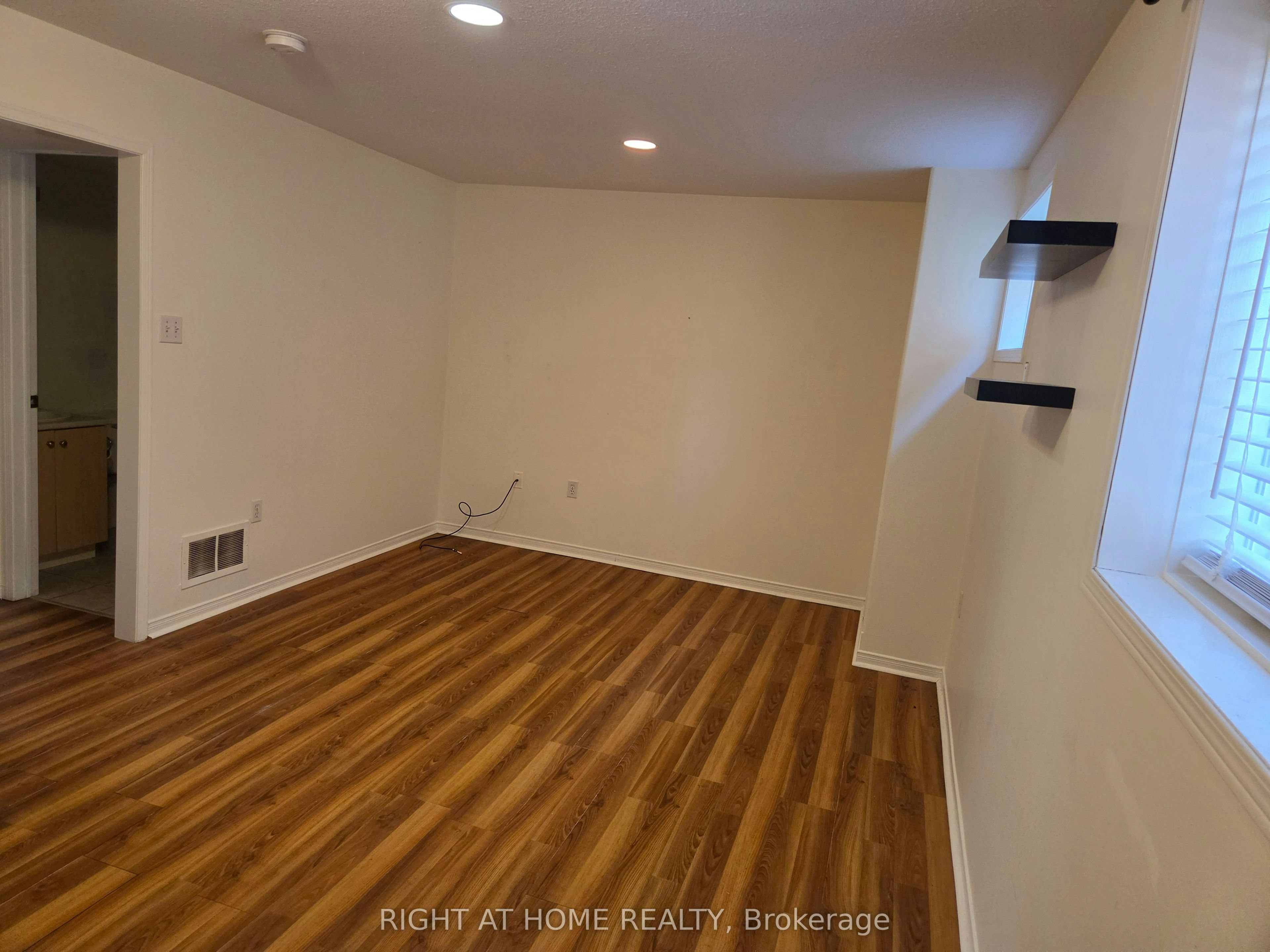 Lower-35 Forest Dale Drive, Barrie, ON, L4M 6M7 - 10