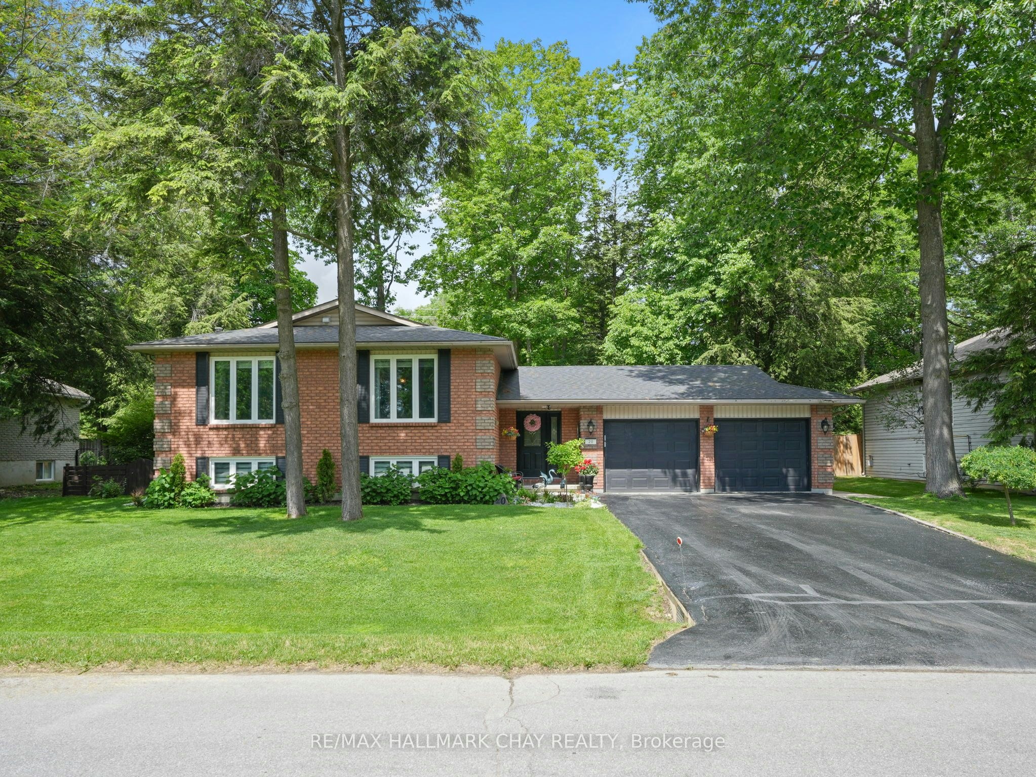 20 Downer Crescent, Wasaga Beach, ON, L9Z 1C2