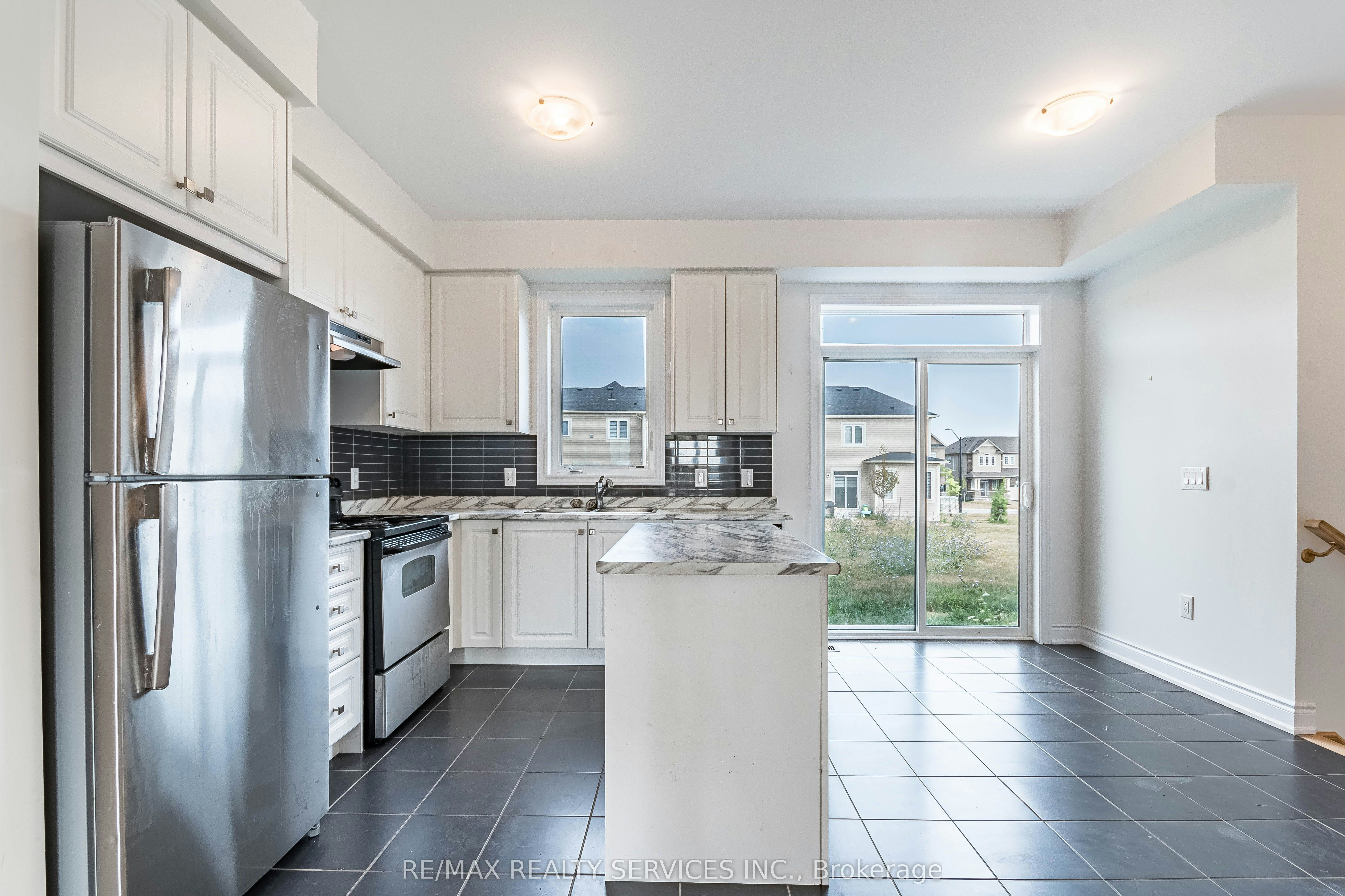 73 Central Square Boulevard, Wasaga Beach, ON, L9Z 0L9 - 8