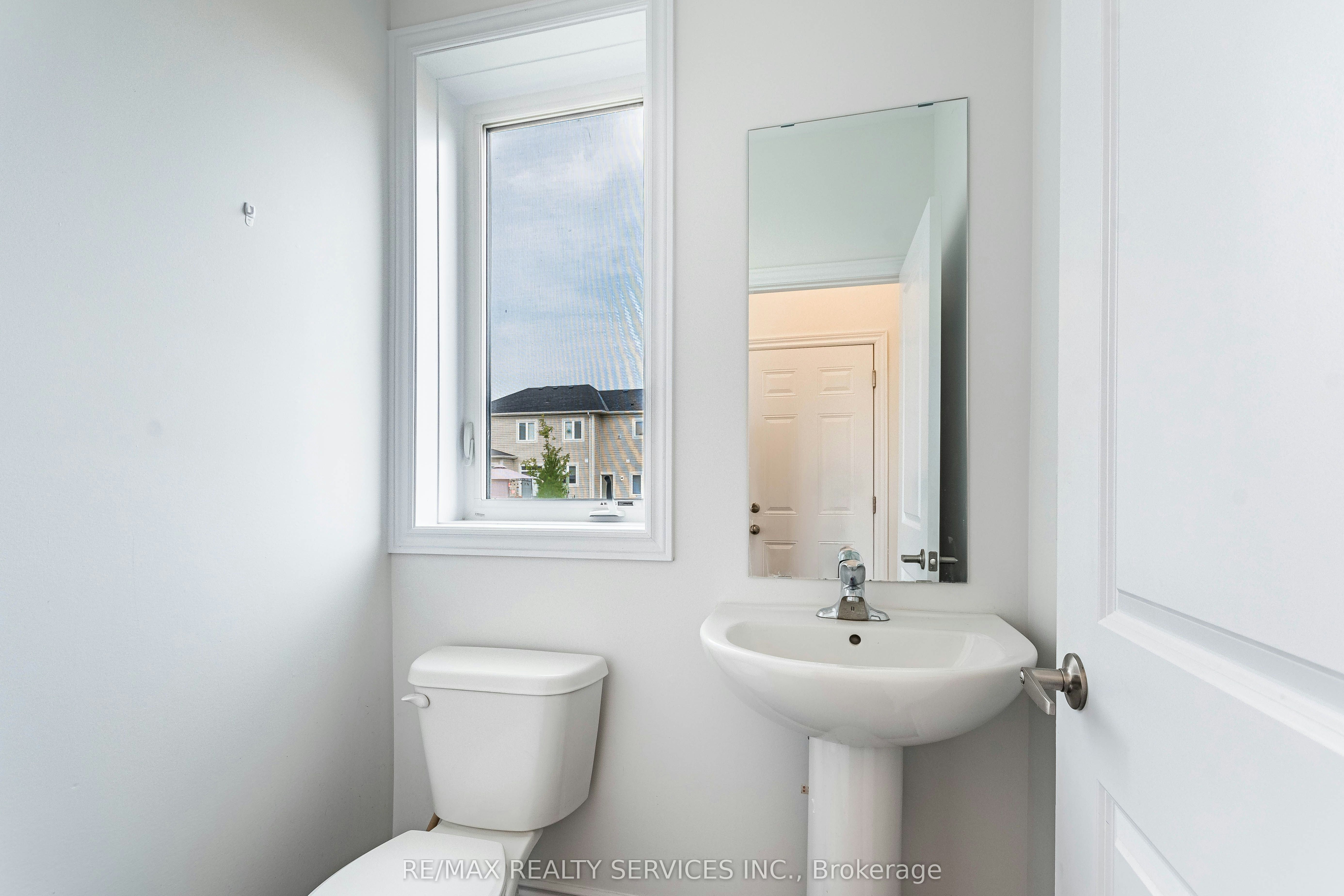 73 Central Square Boulevard, Wasaga Beach, ON, L9Z 0L9 - 12