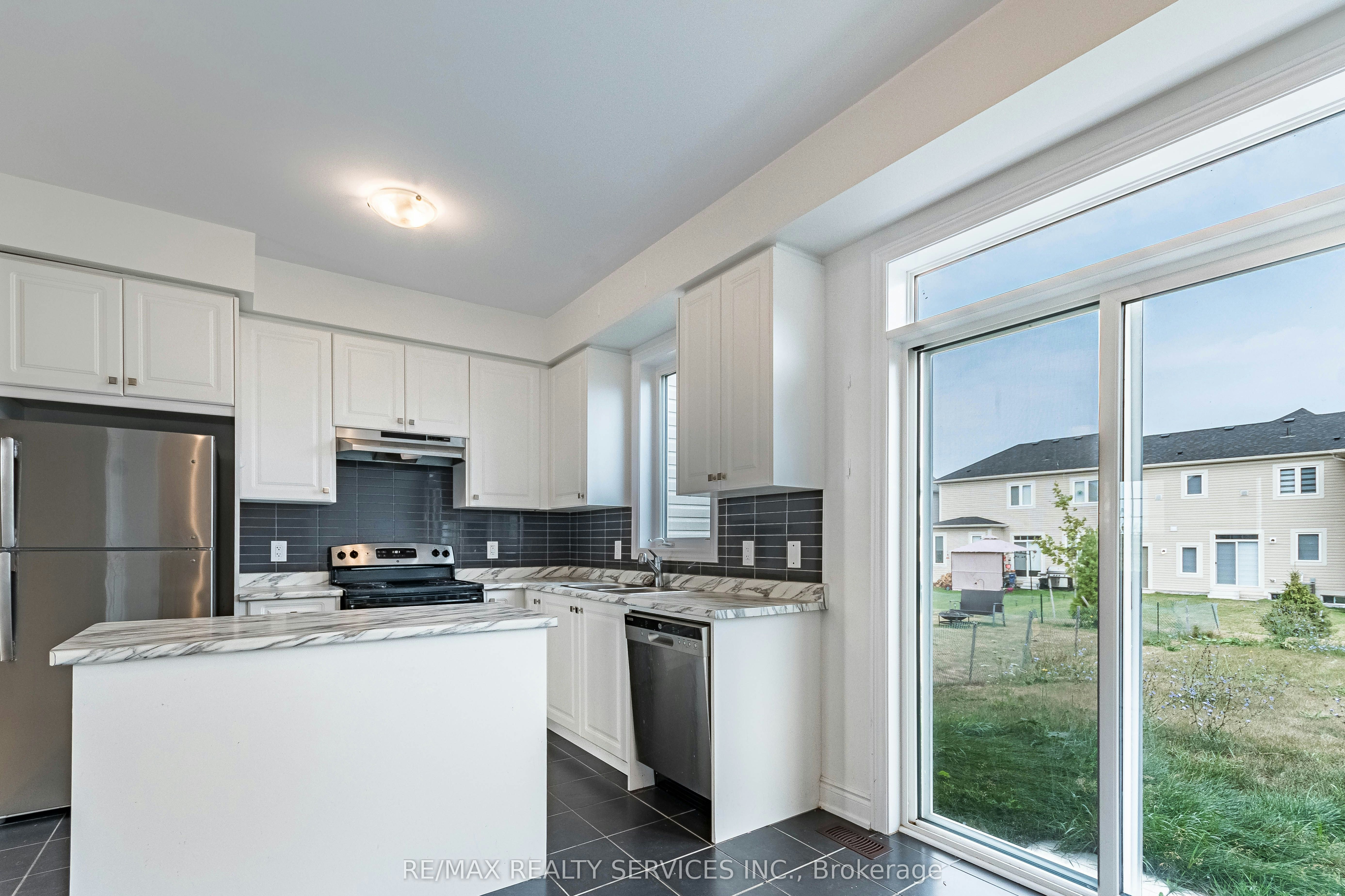 73 Central Square Boulevard, Wasaga Beach, ON, L9Z 0L9 - 10
