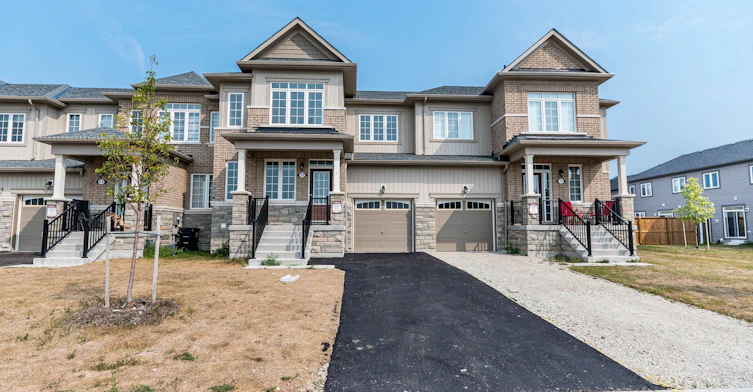 73 Central Square Boulevard, Wasaga Beach, ON, L9Z 0L9
