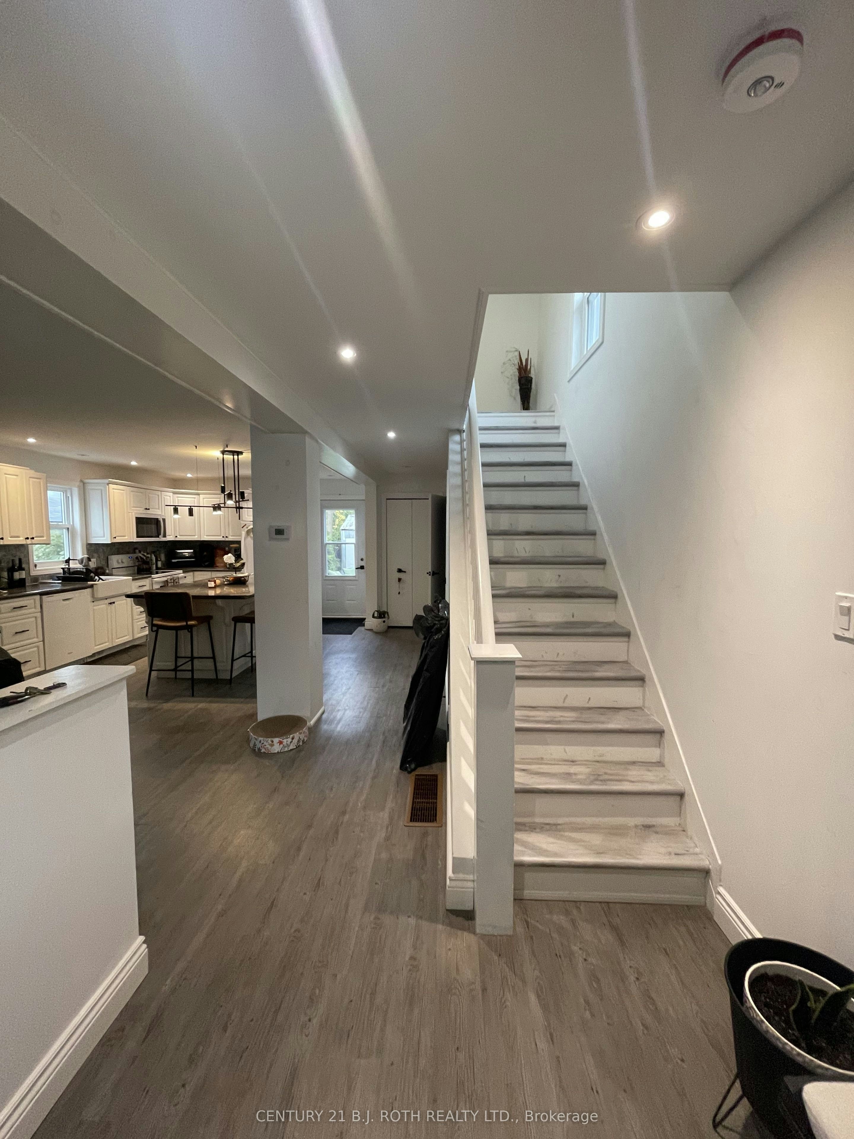 6 Stone Street, Springwater, ON, L0L 1P0 - 9