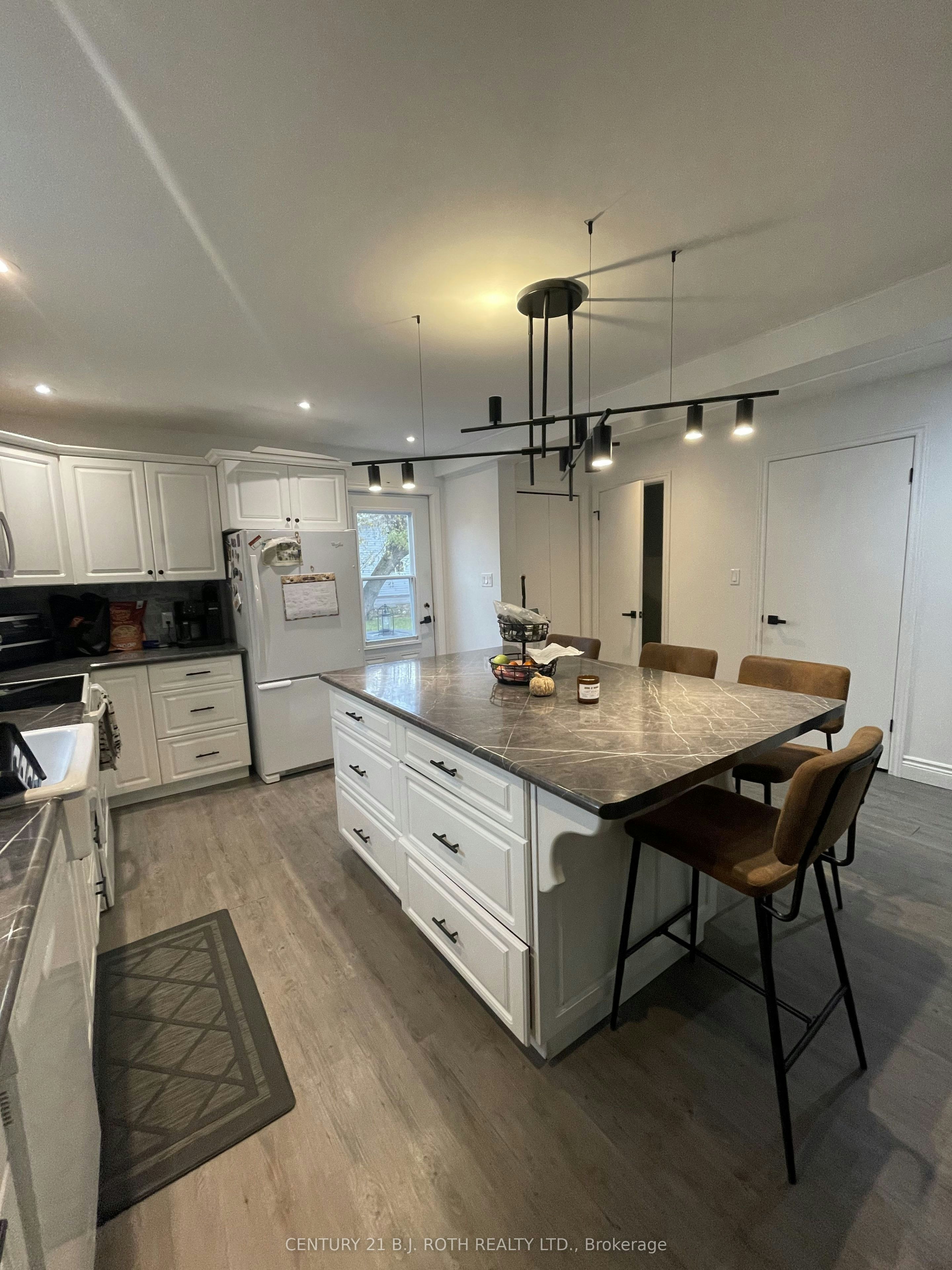 6 Stone Street, Springwater, ON, L0L 1P0 - 3