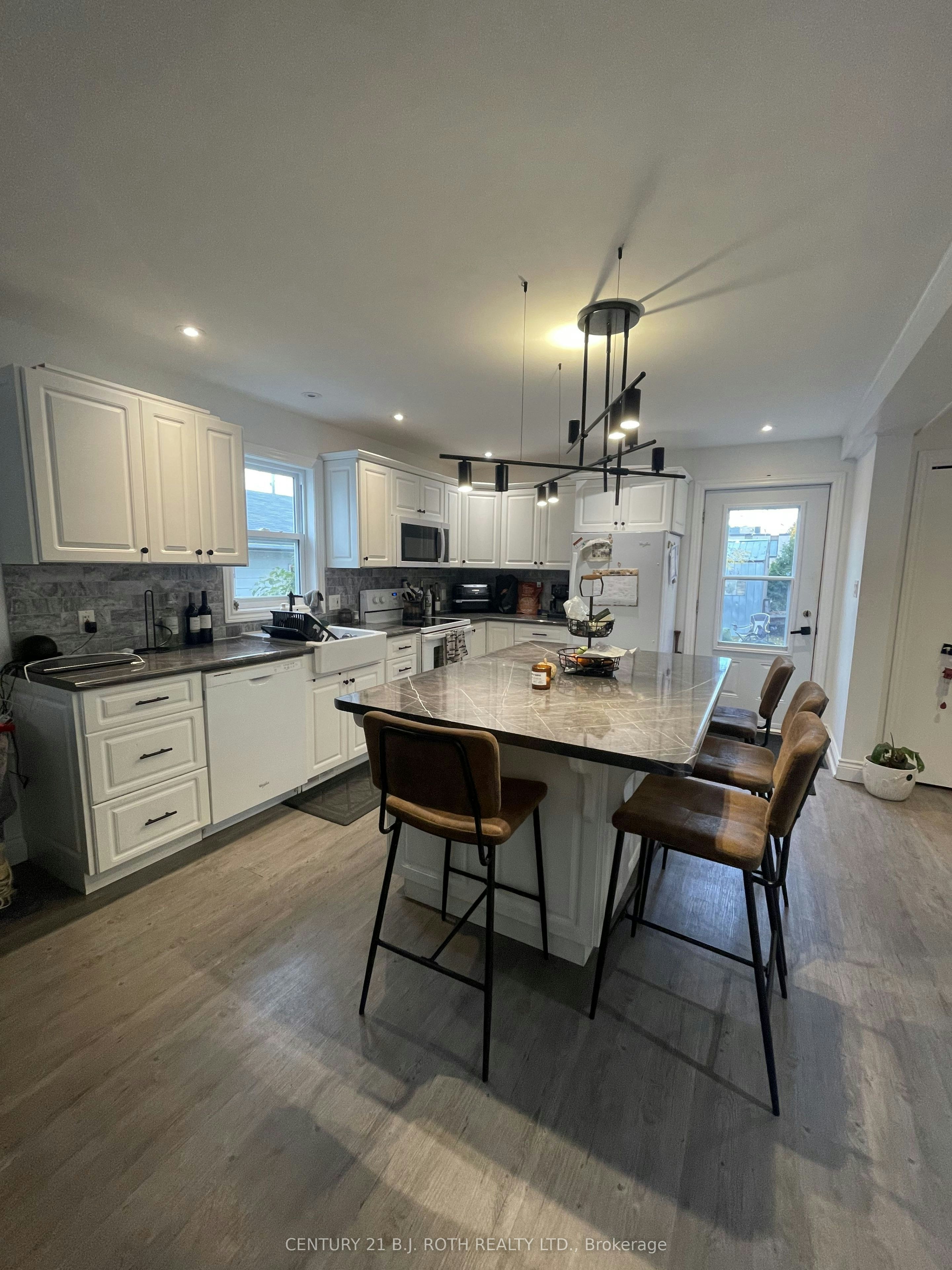 6 Stone Street, Springwater, ON, L0L 1P0 - 4