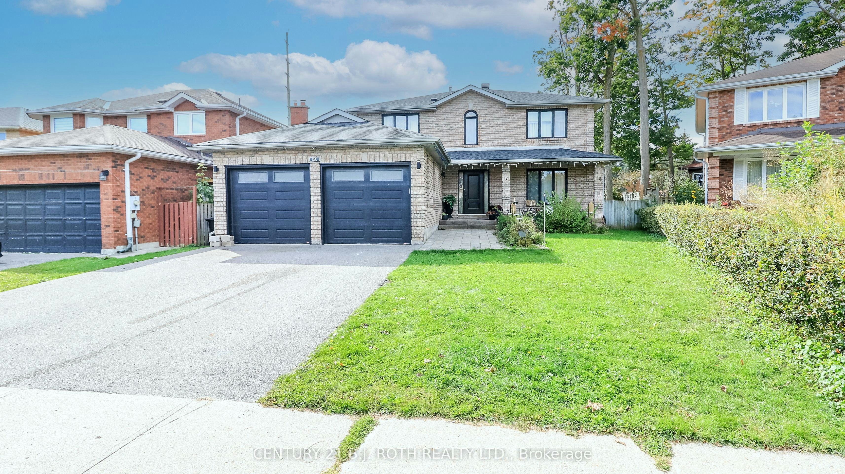 61 Barwick Drive W, Barrie, ON, L4N 6Z5