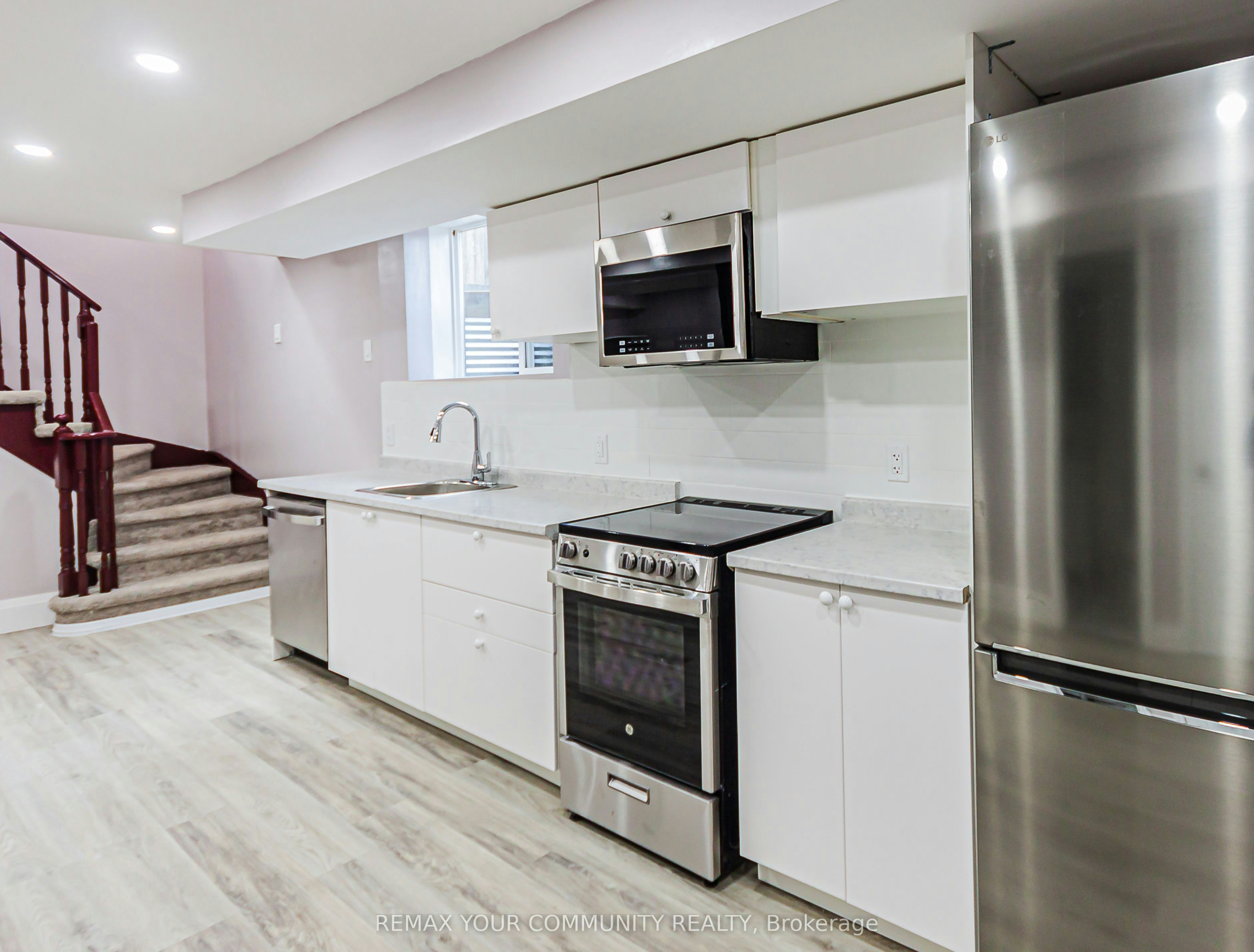 Lower-218 Ferndale Drive S, Barrie, ON, L4N 8J9 - 8