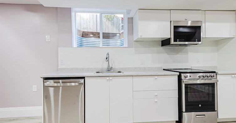 Lower-218 Ferndale Drive S, Barrie, ON, L4N 8J9 - 7