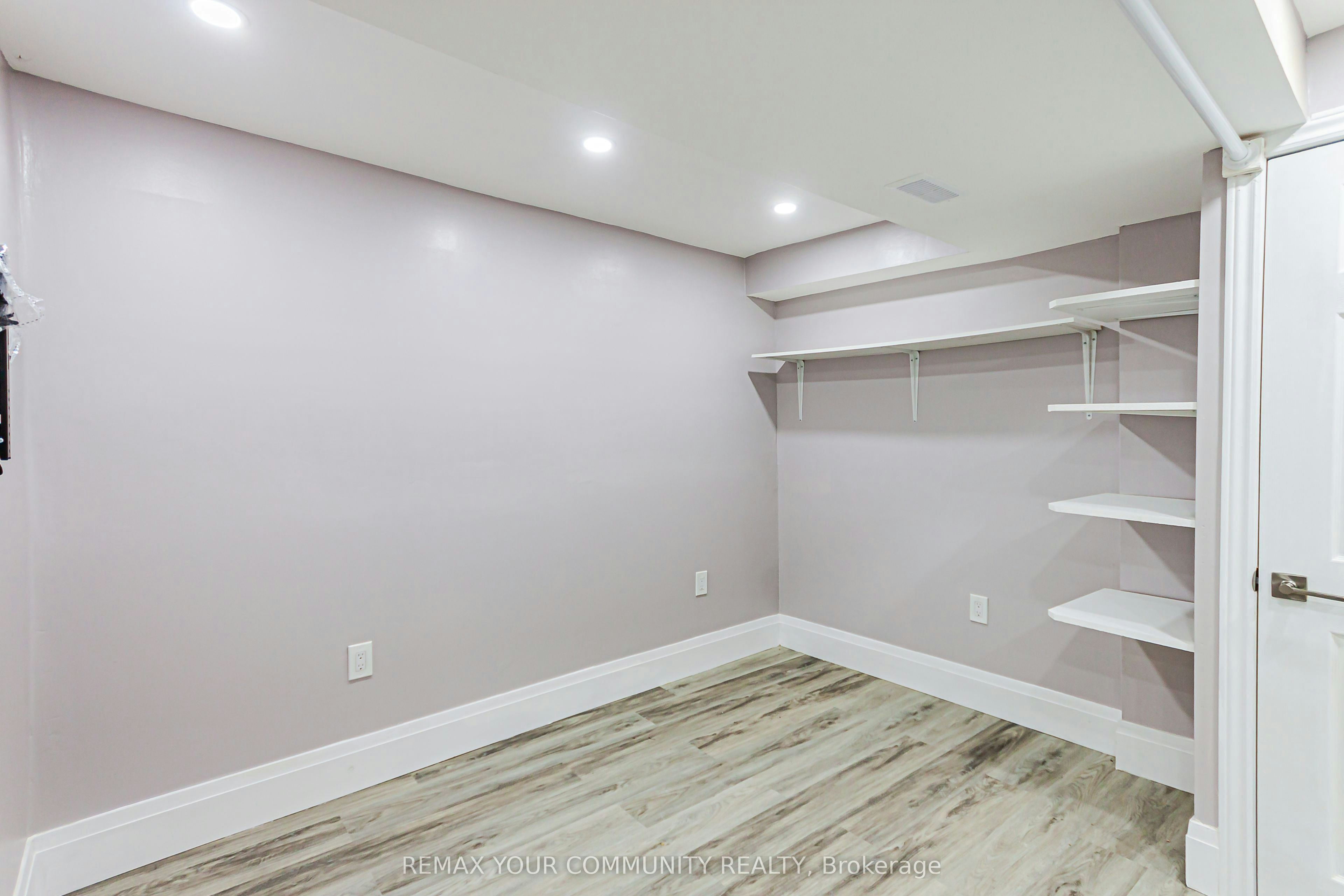 Lower-218 Ferndale Drive S, Barrie, ON, L4N 8J9 - 12