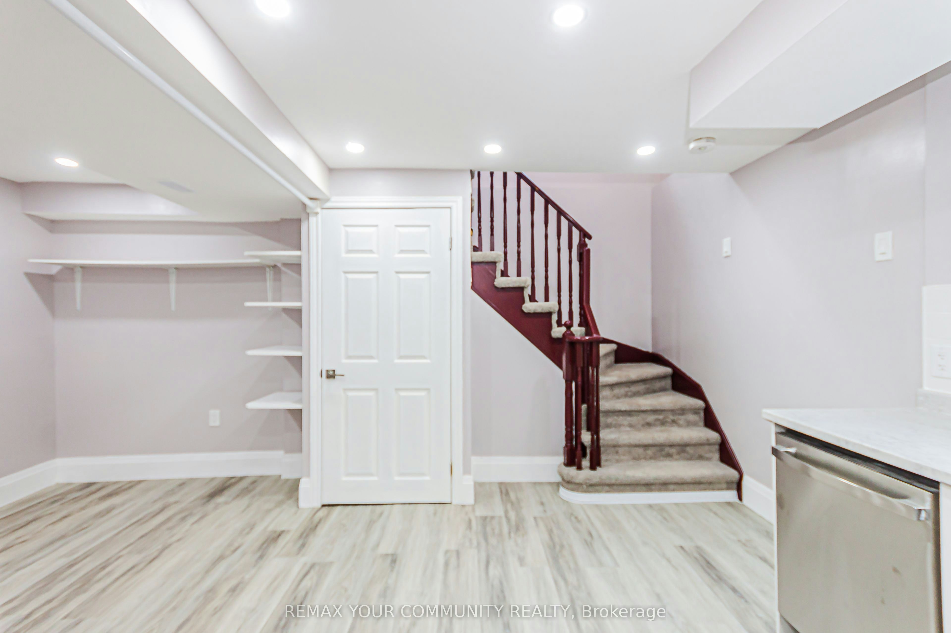 Lower-218 Ferndale Drive S, Barrie, ON, L4N 8J9 - 10
