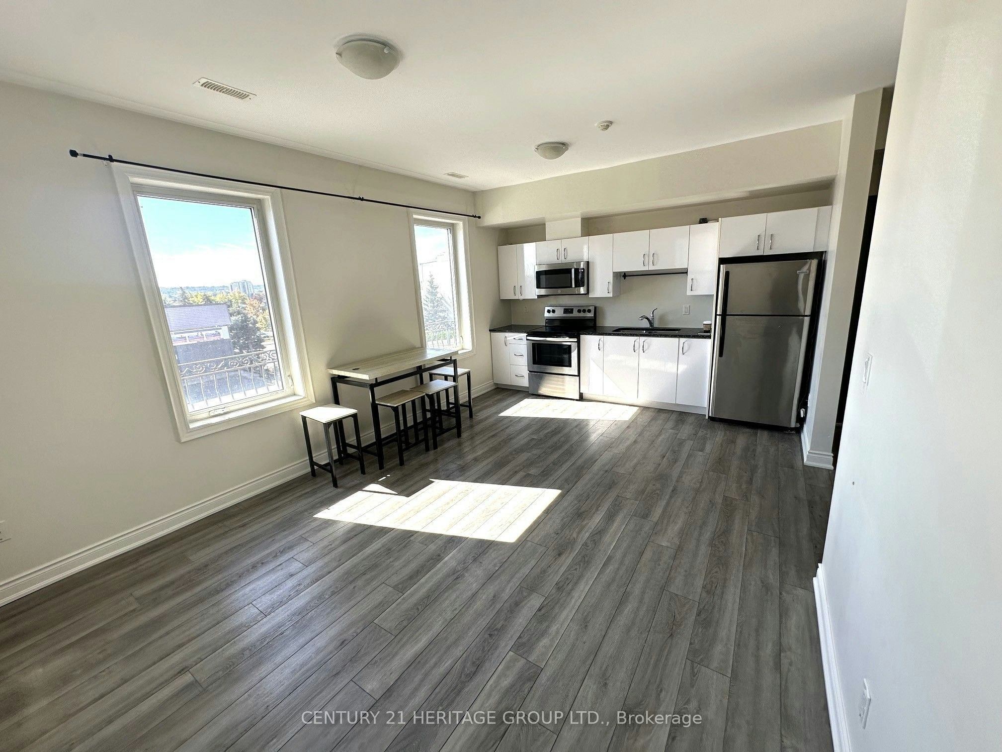 201-130 Dunlop Street E, Barrie, ON, L4M 1B1 - 5