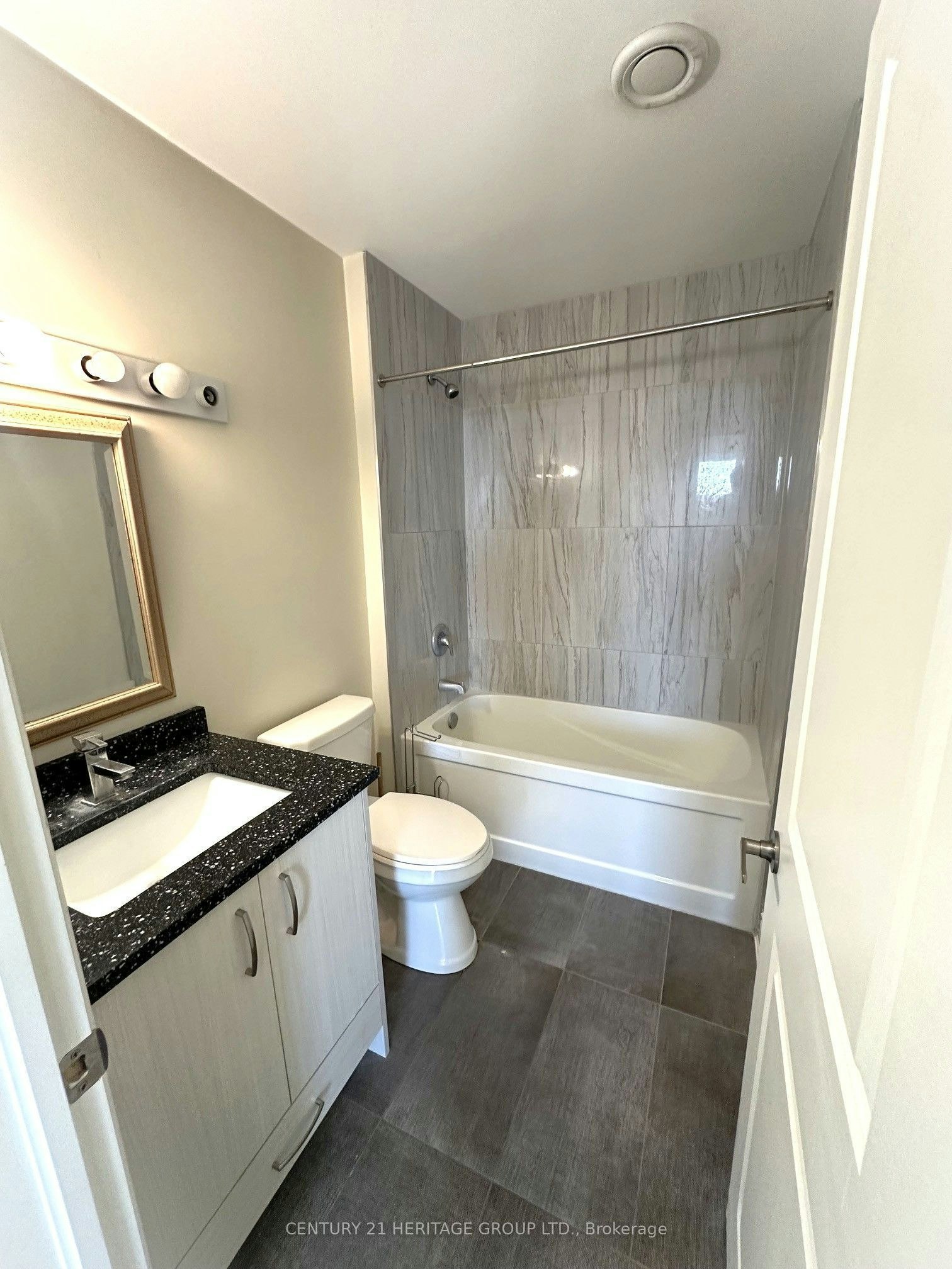 201-130 Dunlop Street E, Barrie, ON, L4M 1B1 - 9