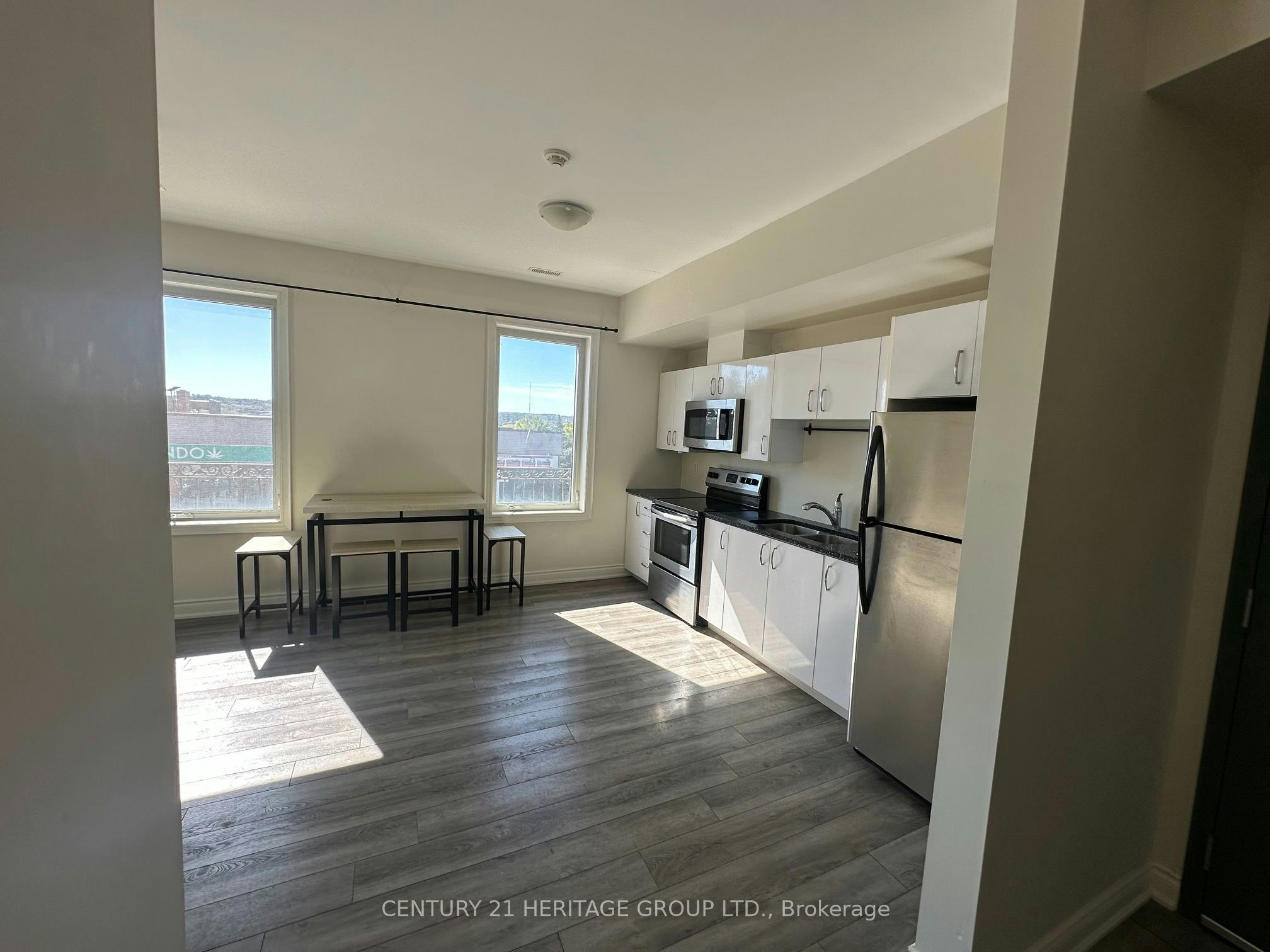 201-130 Dunlop Street E, Barrie, ON, L4M 1B1 - 4