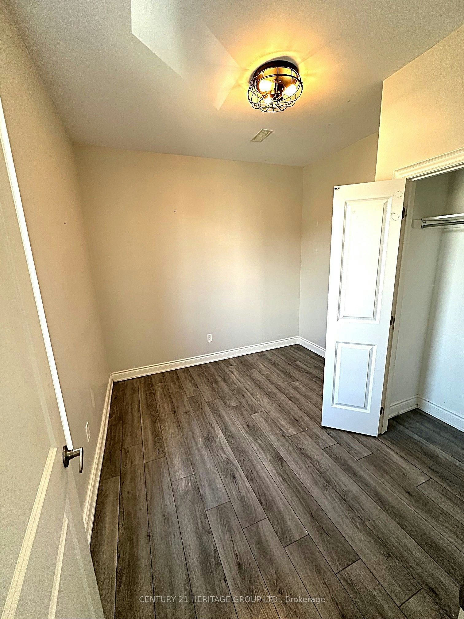 203-130 Dunlop Street E, Barrie, ON, L4M 1B1 - 9