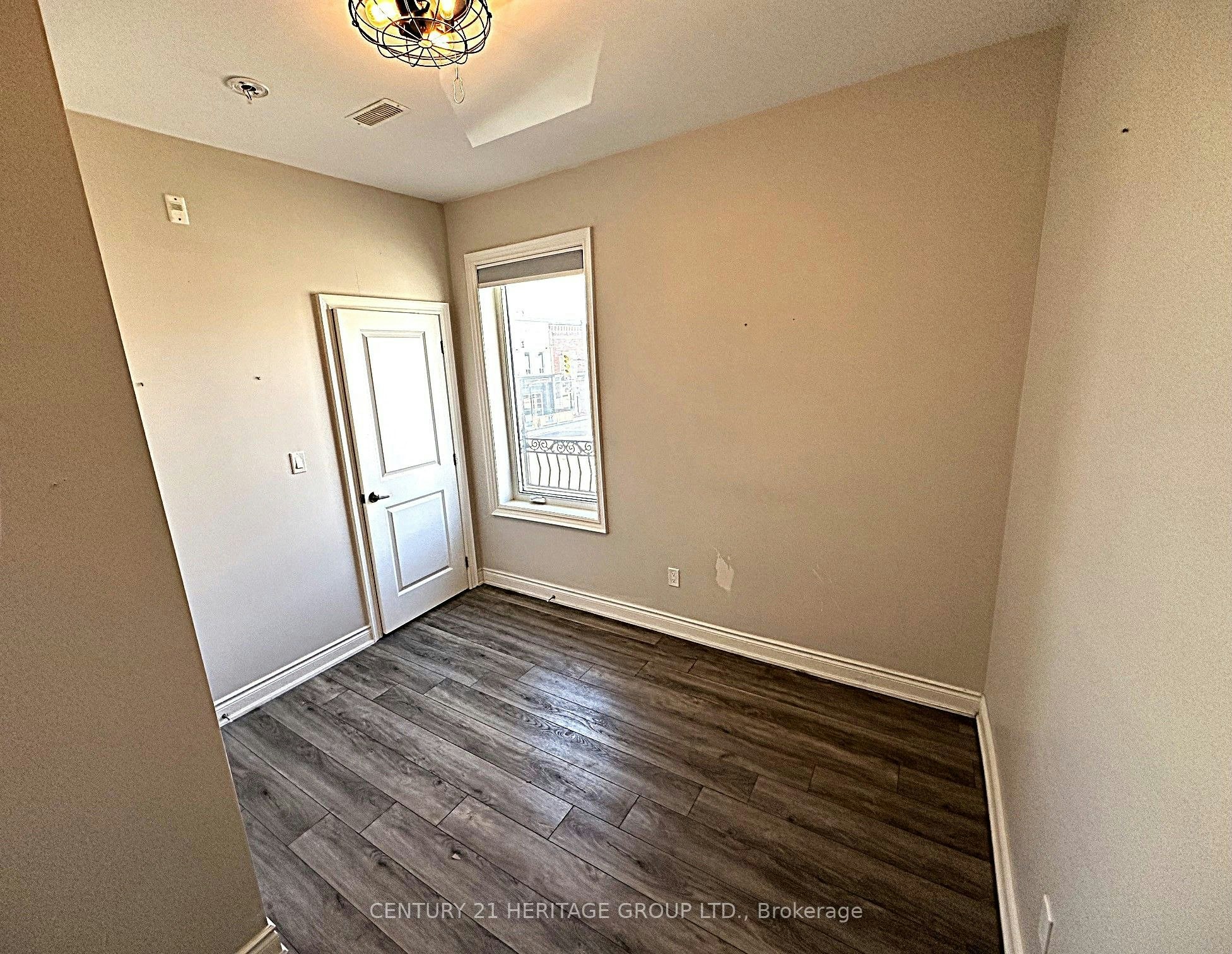 203-130 Dunlop Street E, Barrie, ON, L4M 1B1 - 7
