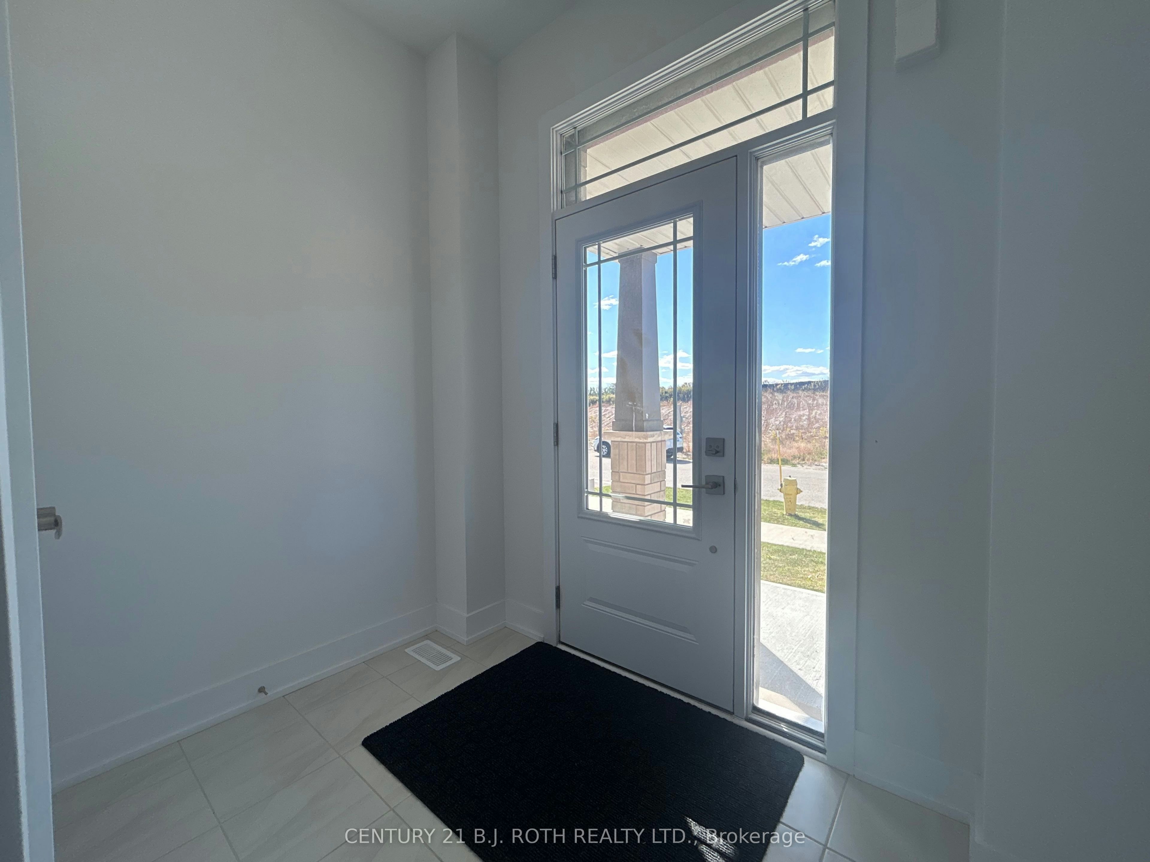 15 Milady Crescent, Barrie, ON, L9J 0X3 - 2