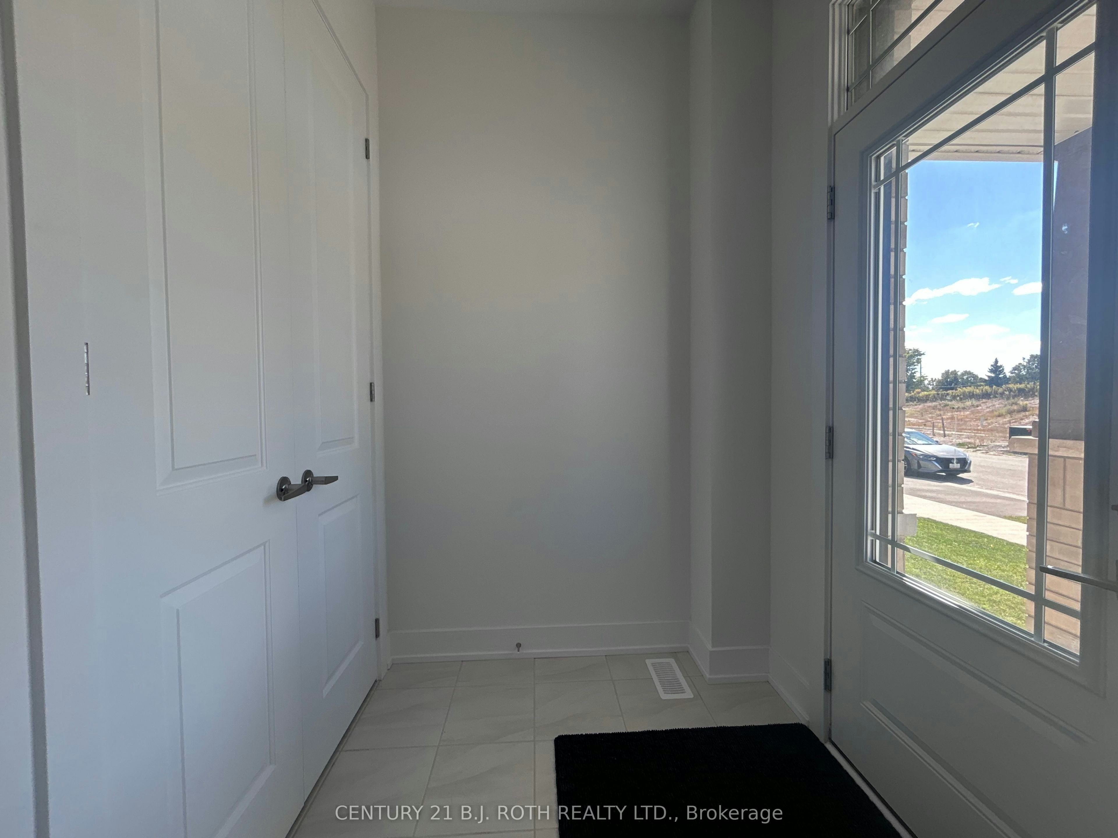 15 Milady Crescent, Barrie, ON, L9J 0X3 - 3