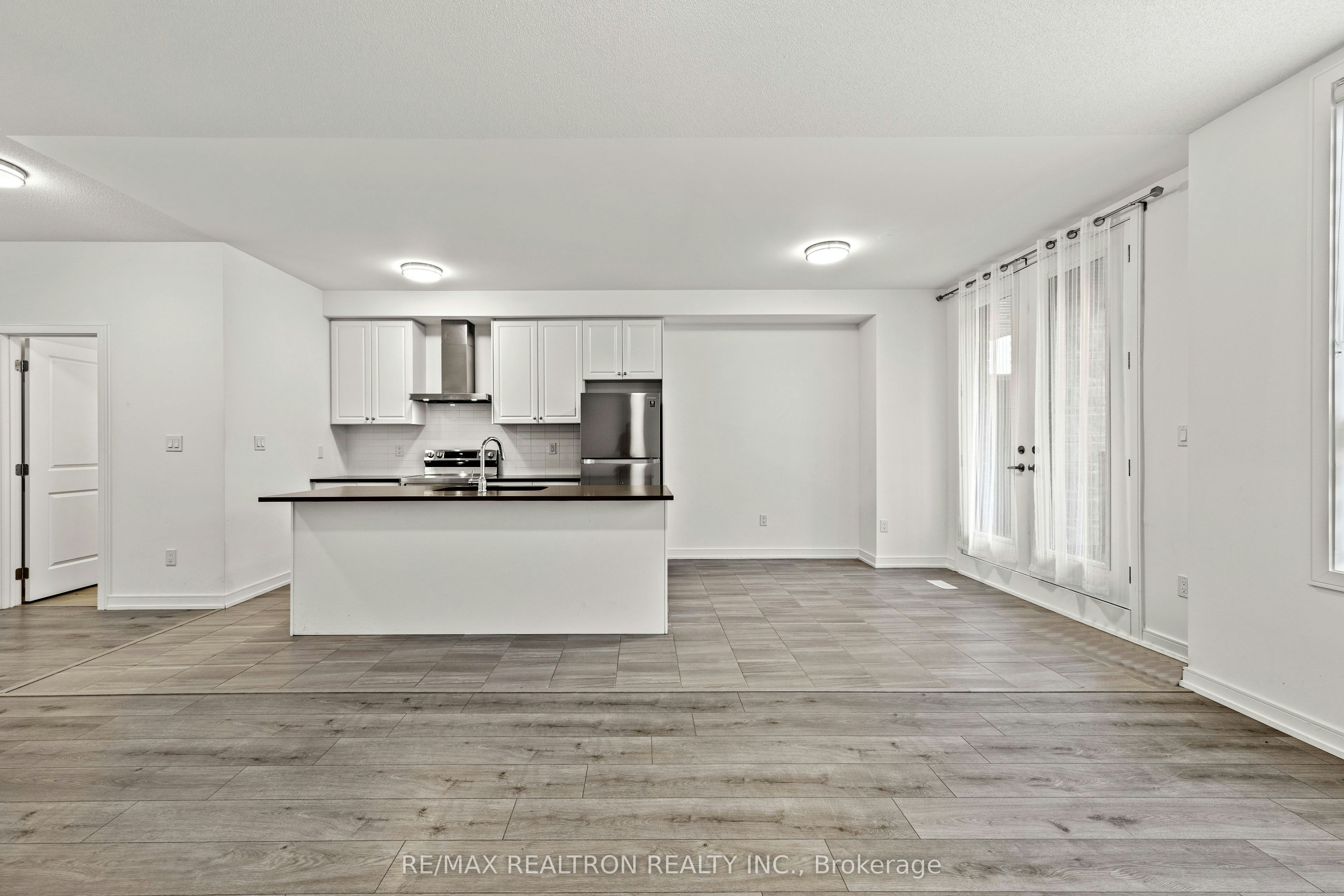 139 Blue Forest Crescent, Barrie, ON, L9J 0N5 - 4