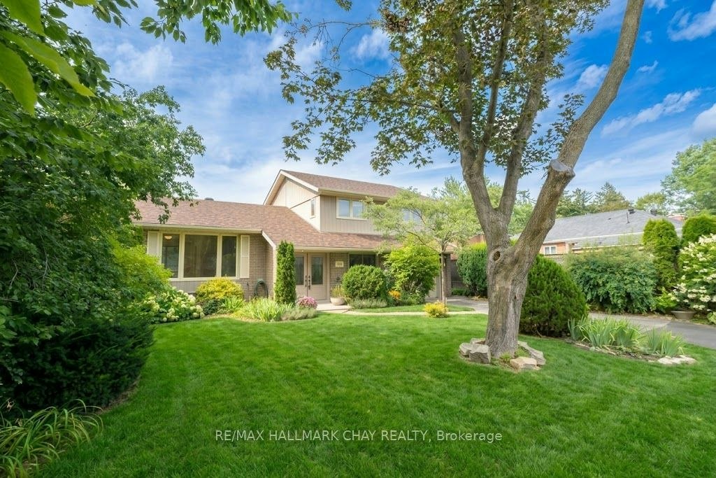 44 Amelia Street, Barrie, ON, L4M 1M6