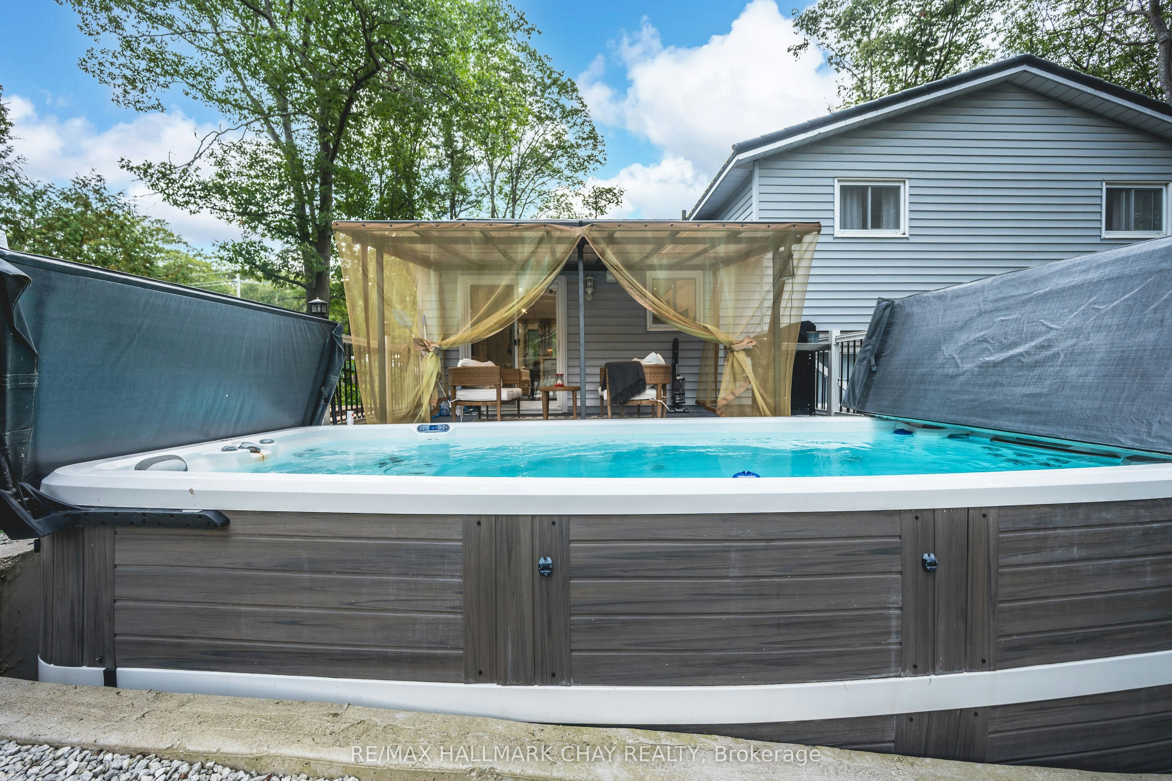 275 Sunnidale Road, Wasaga Beach, ON, L9Z 2T4