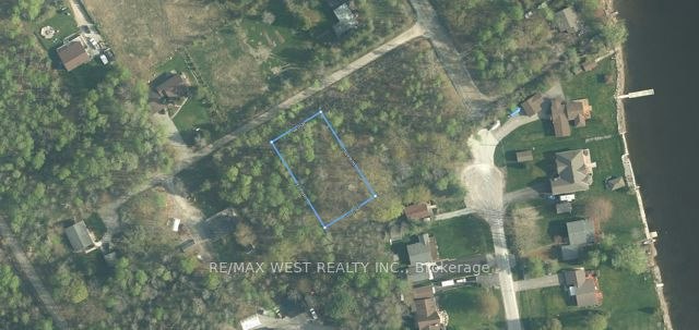 8 Crescent Drive, Tay, ON, L0K 2A0