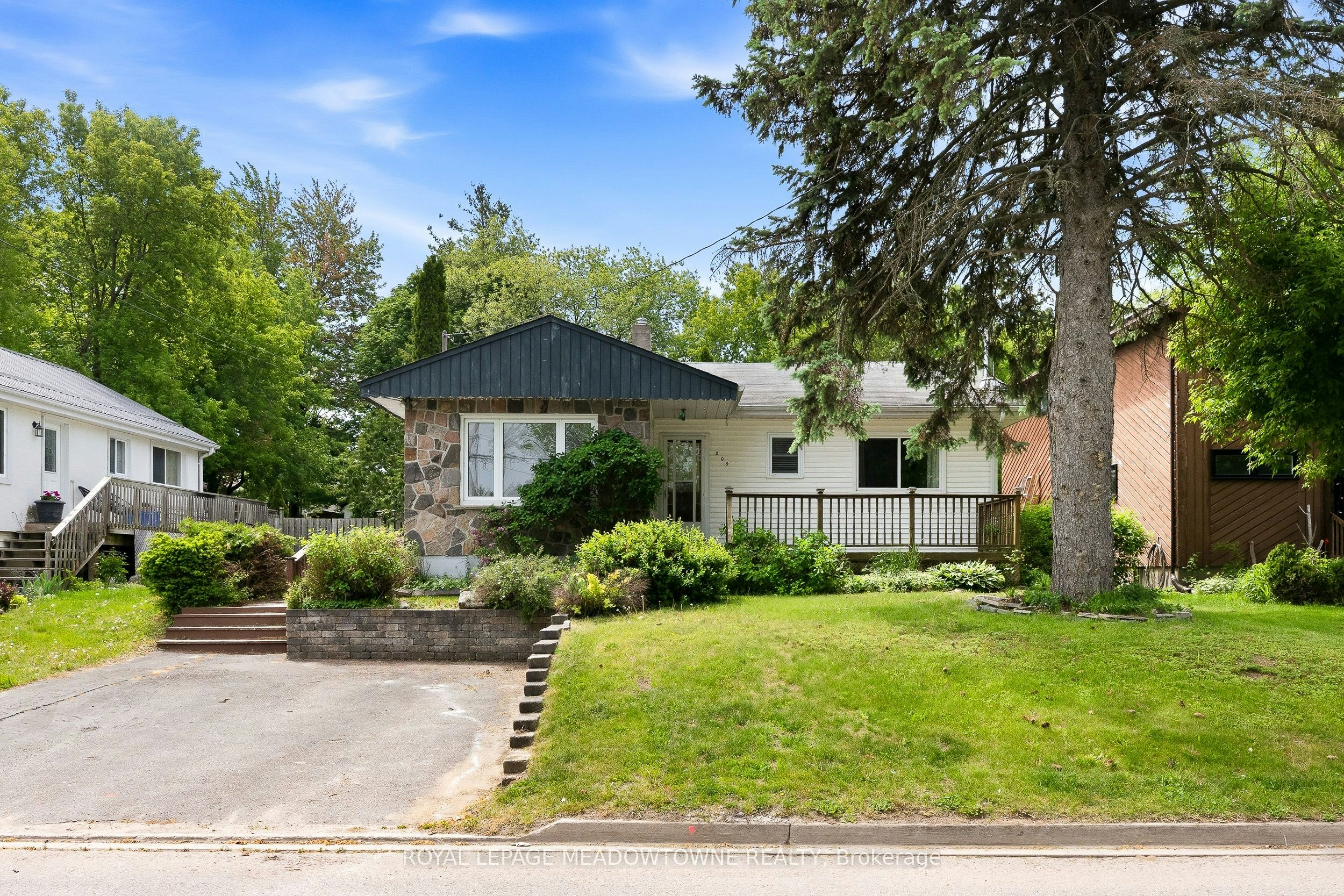 209 Cliff Road, Barrie, ON, L4N 3X5
