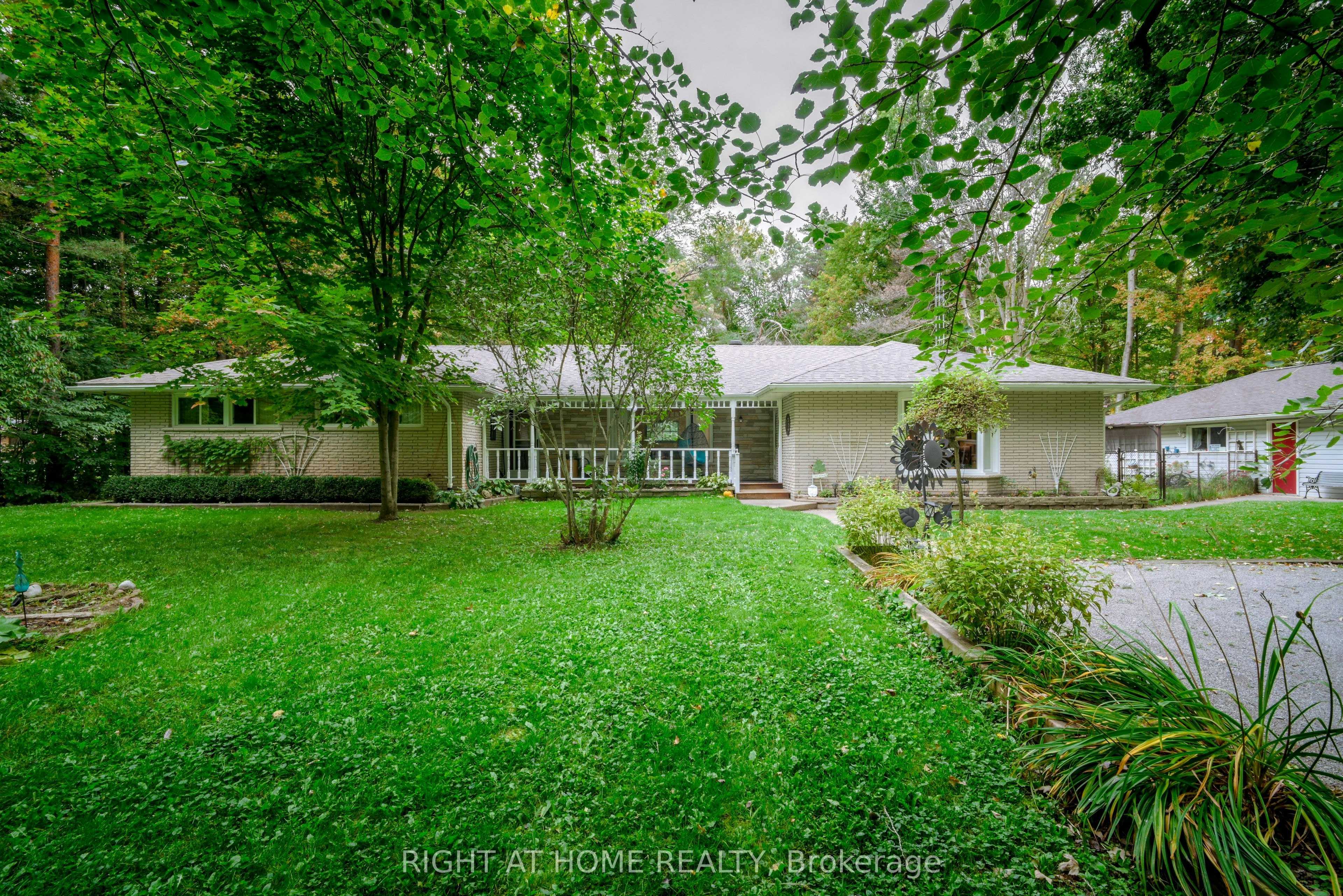 1602 County 92 Road, Springwater, ON, L0L 1P0