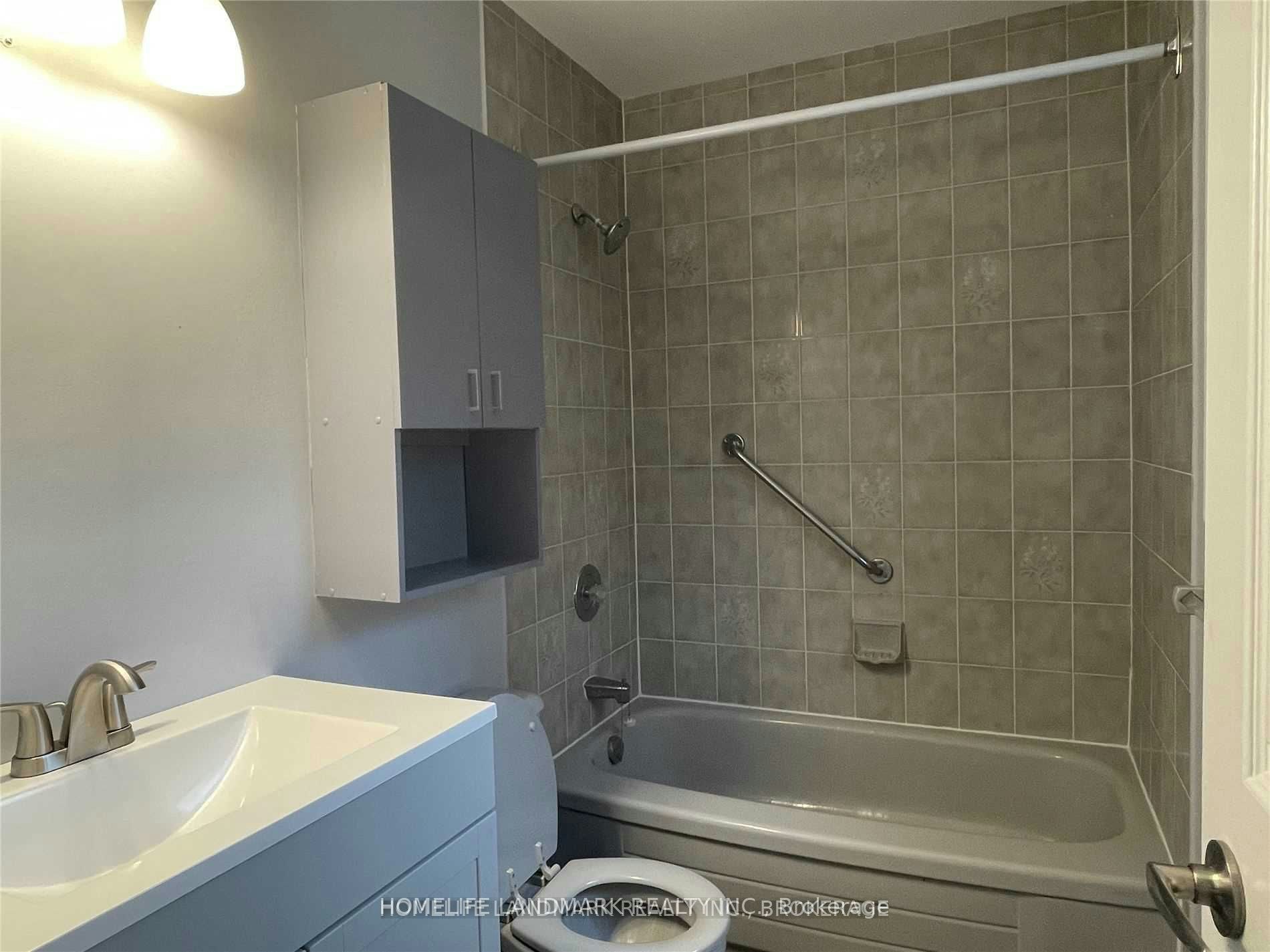 Upper-2 Gibbon Drive, Barrie, ON, L4N 6G3 - 4