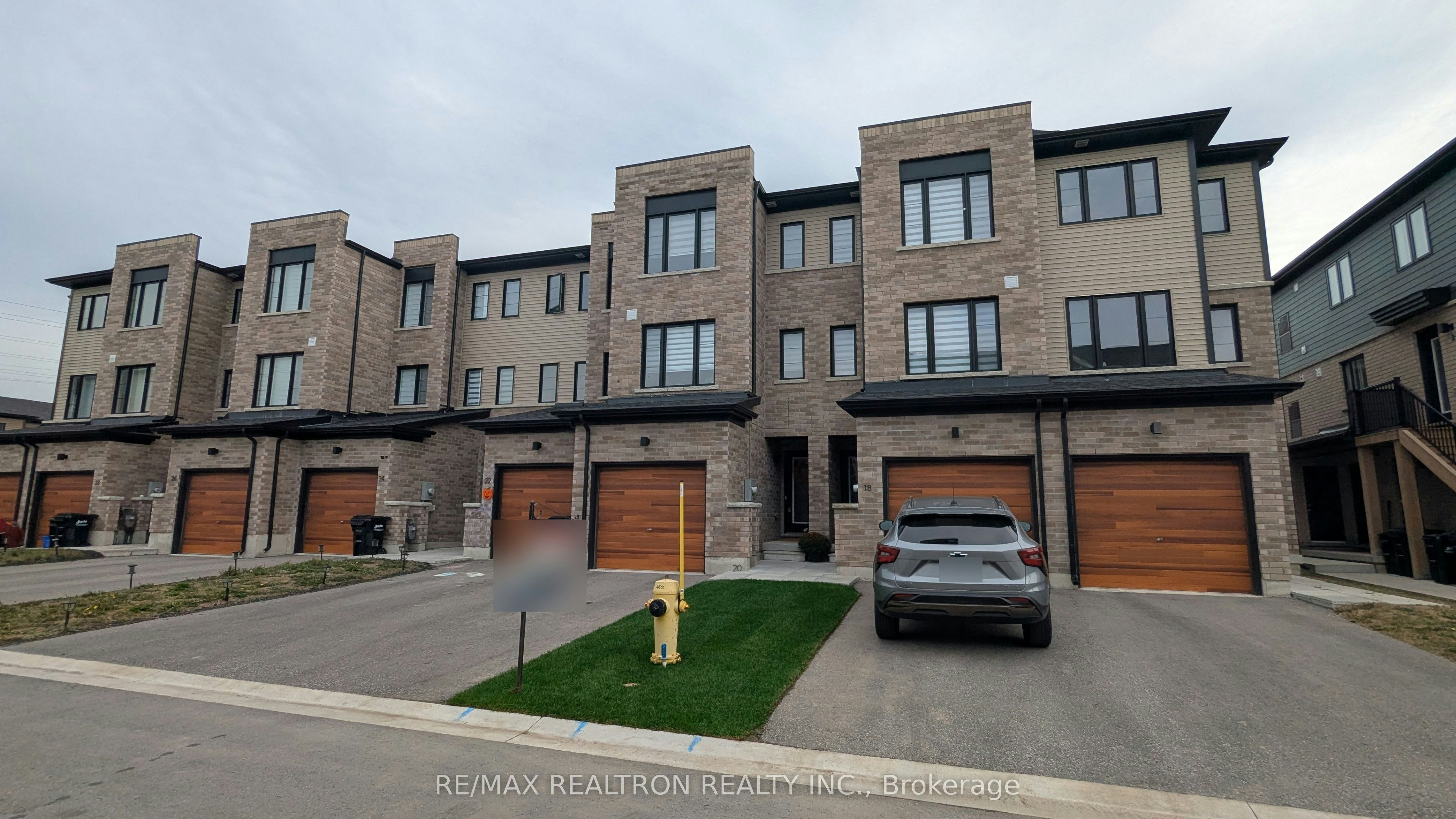 20 Pumpkin Corner Crescent, Barrie, ON, L9J 0T6 - 2