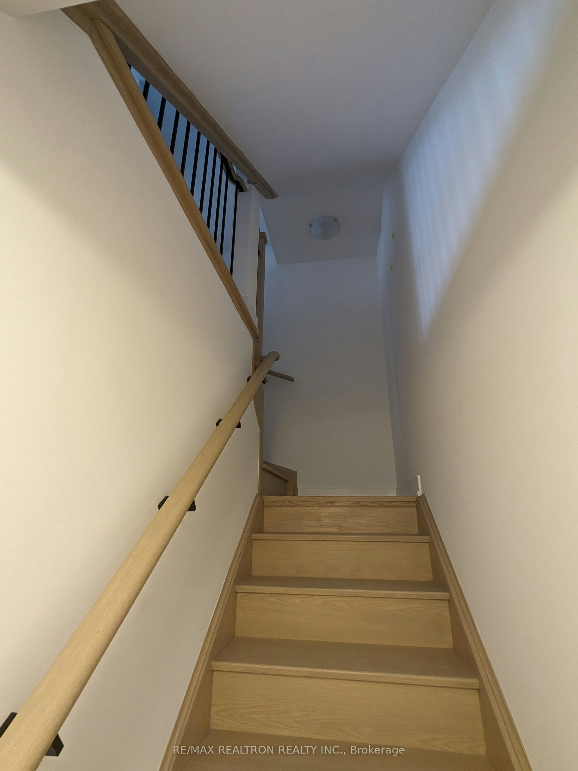 20 Pumpkin Corner Crescent, Barrie, ON, L9J 0T6 - 18