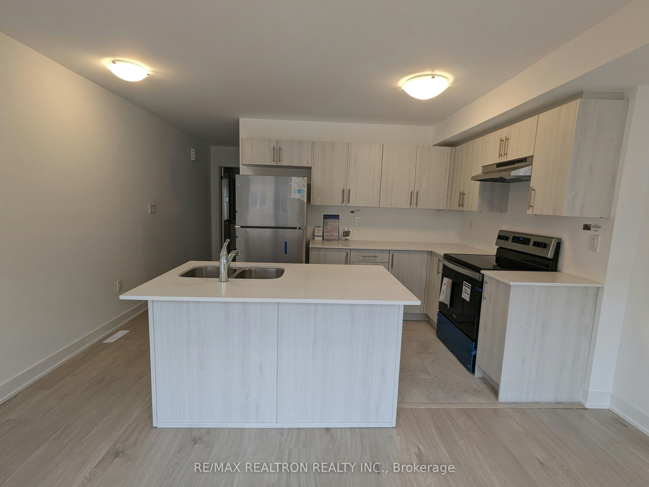 20 Pumpkin Corner Crescent, Barrie, ON, L9J 0T6 - 14