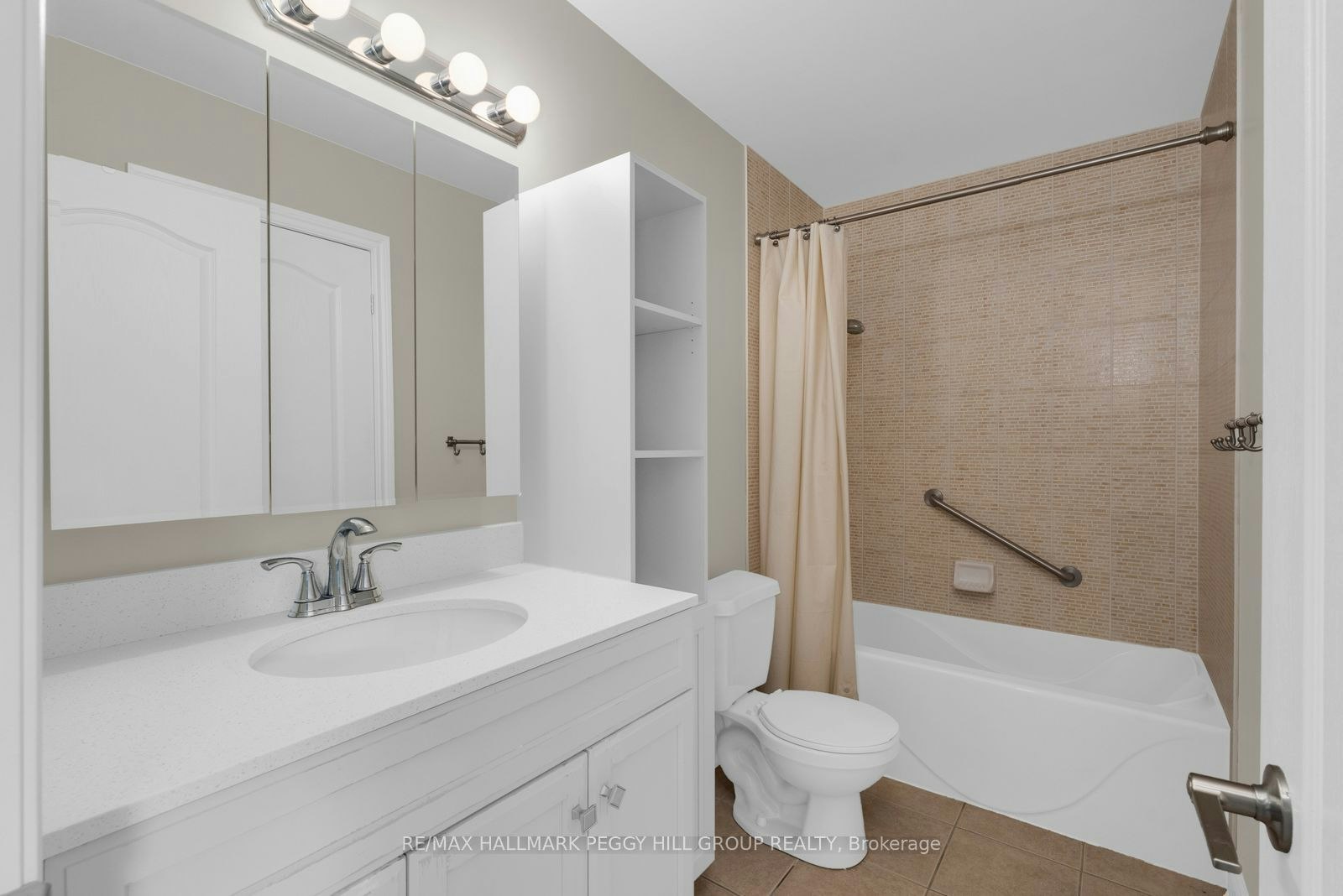 11-125 Huronia Road, Barrie, ON, L4N 4G1 - 11